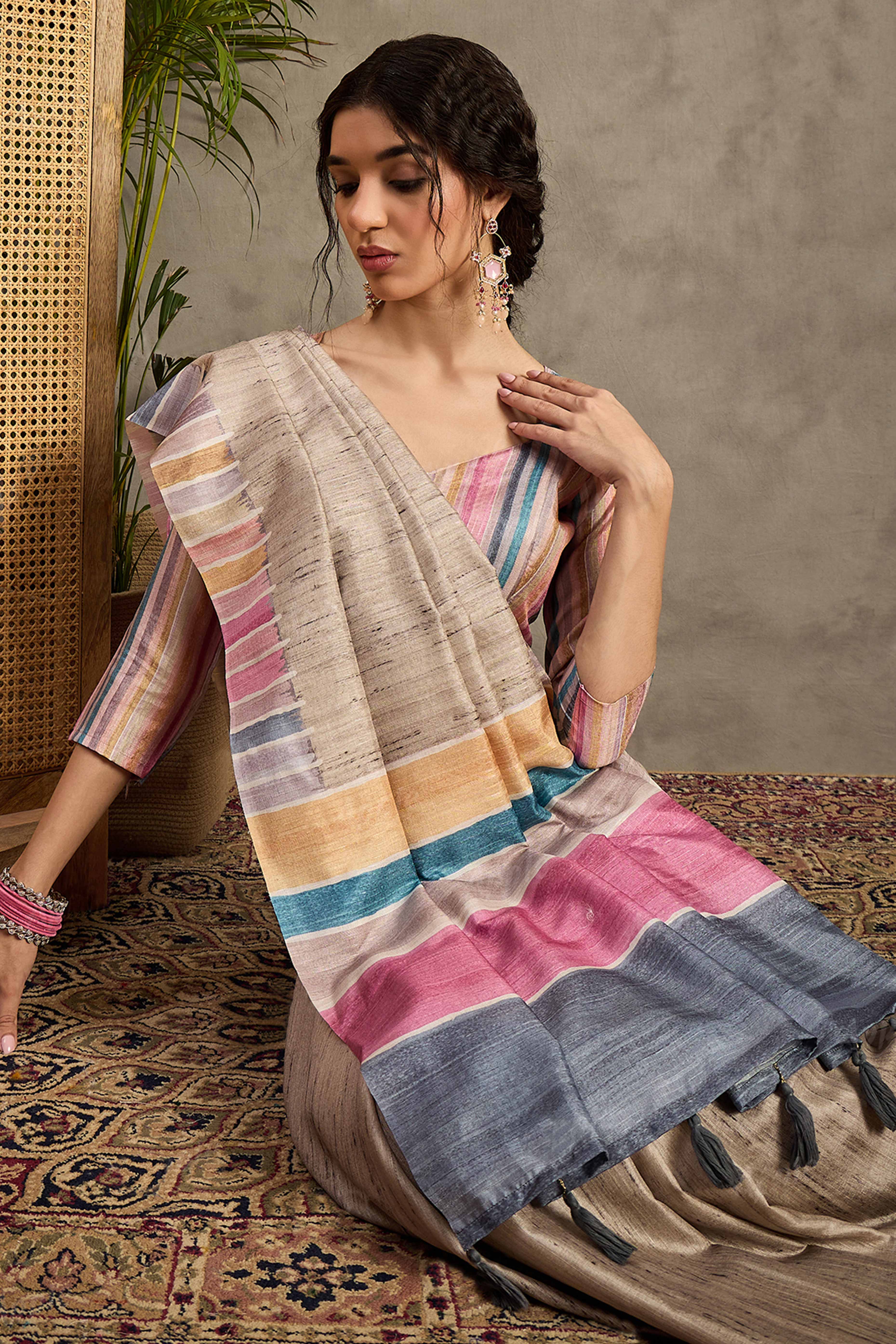 Beige Geometric Pattern Heritage Handloom Saree in Soft Cotton Silk
