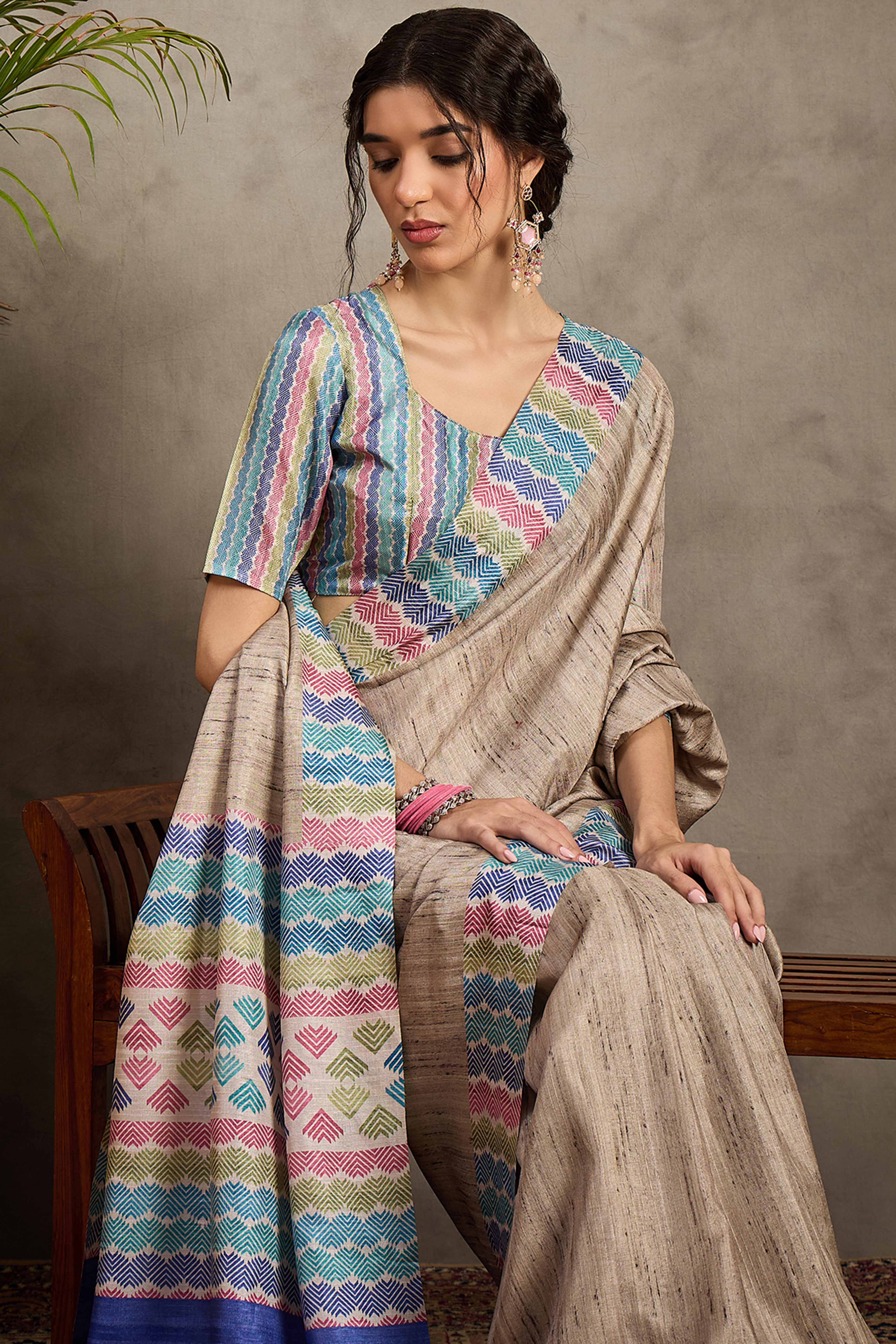 Tradition in Geometric Print Beige Cotton Silk Handloom Saree