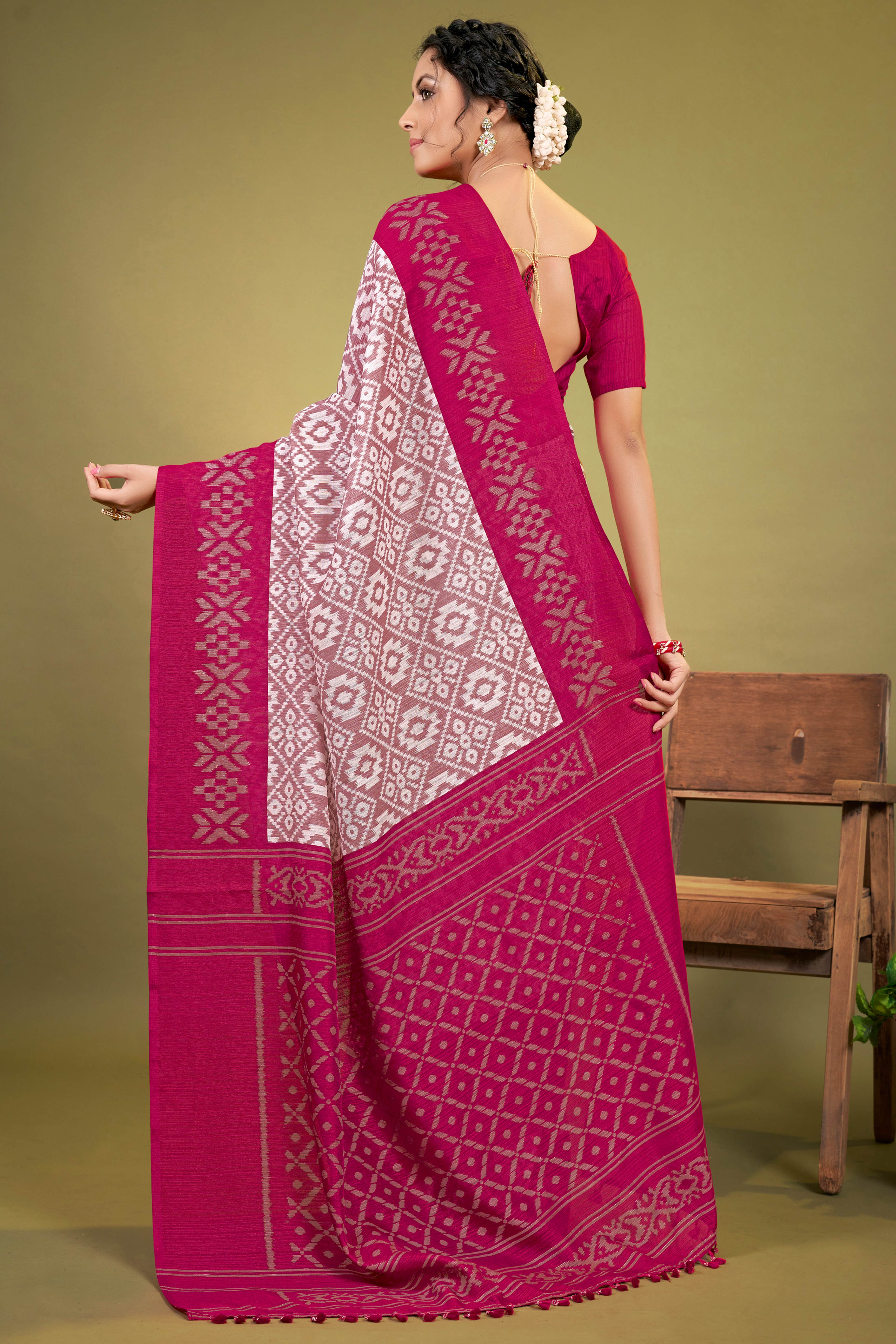Pink Ikkat Printed Cotton Slub Saree
