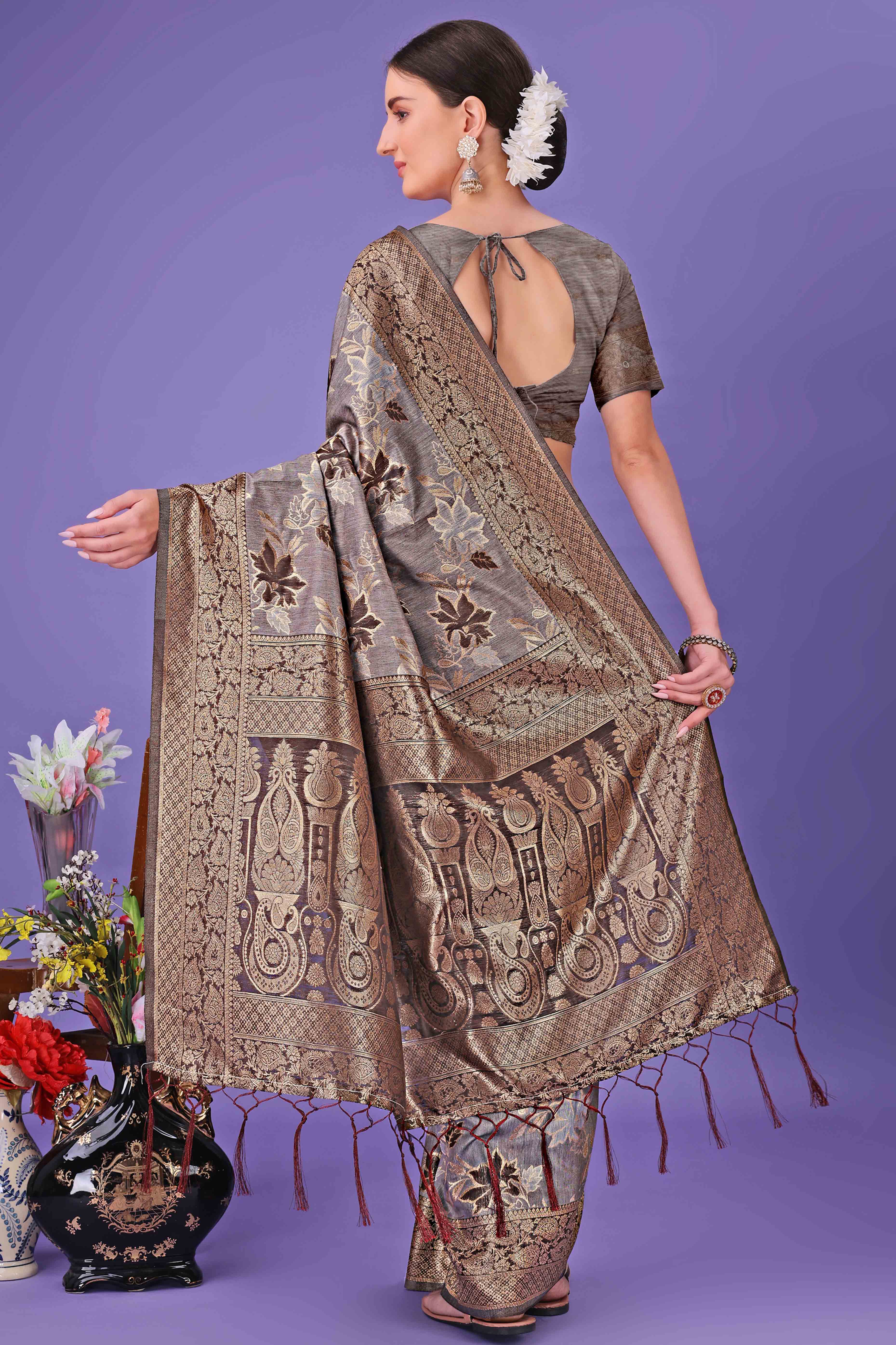 Grey Floral Zari Woven Saree in a Lustrous Cotton Silk Blend