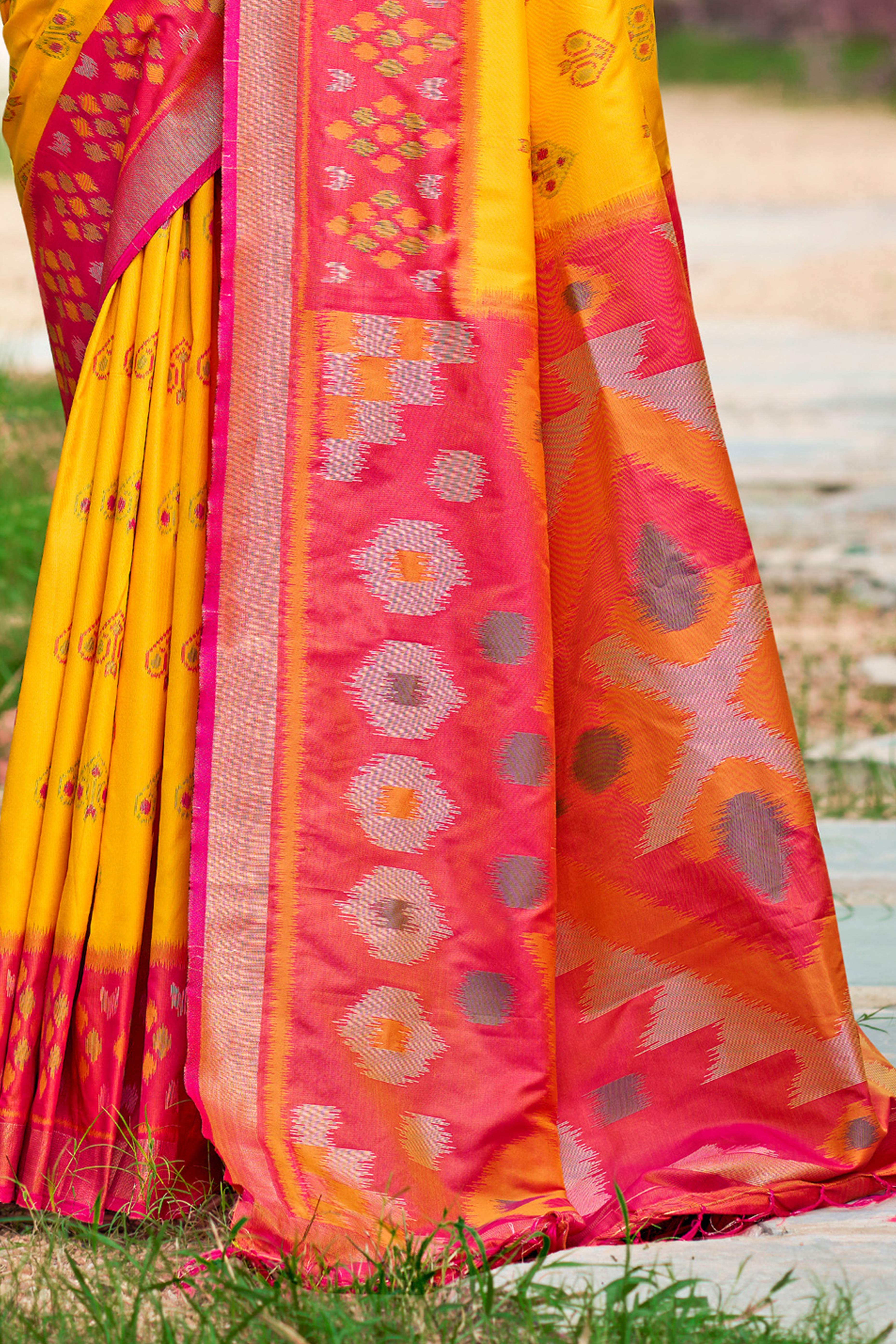 Classic Yellow Pochampally Ikkat Silk Blend Saree Completed With Refined Weaving & Tassel Pallu