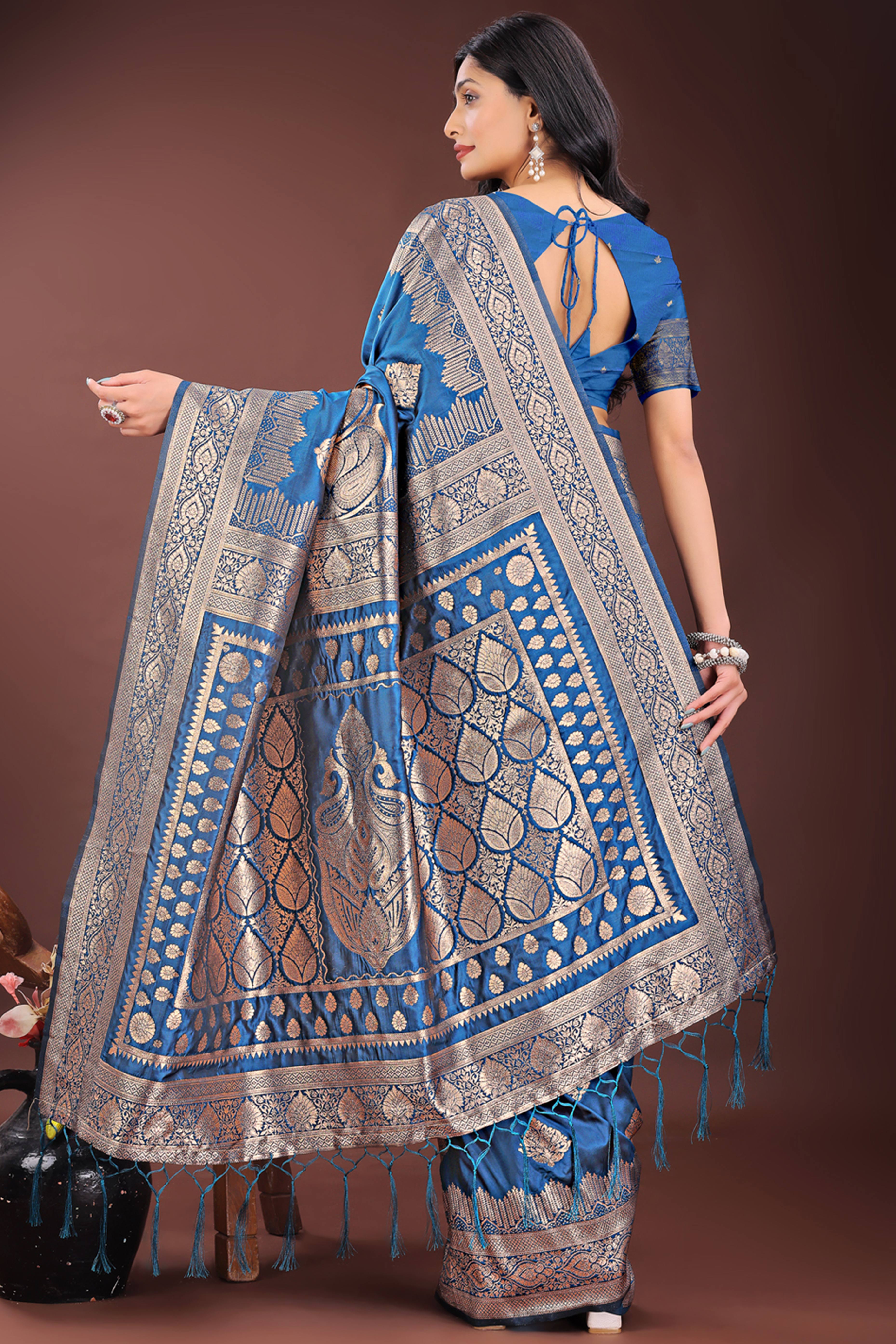 Elegant Blue Floral Zari Woven Kanjivaram Silk Saree Crafted for Timeless Festive Glamour