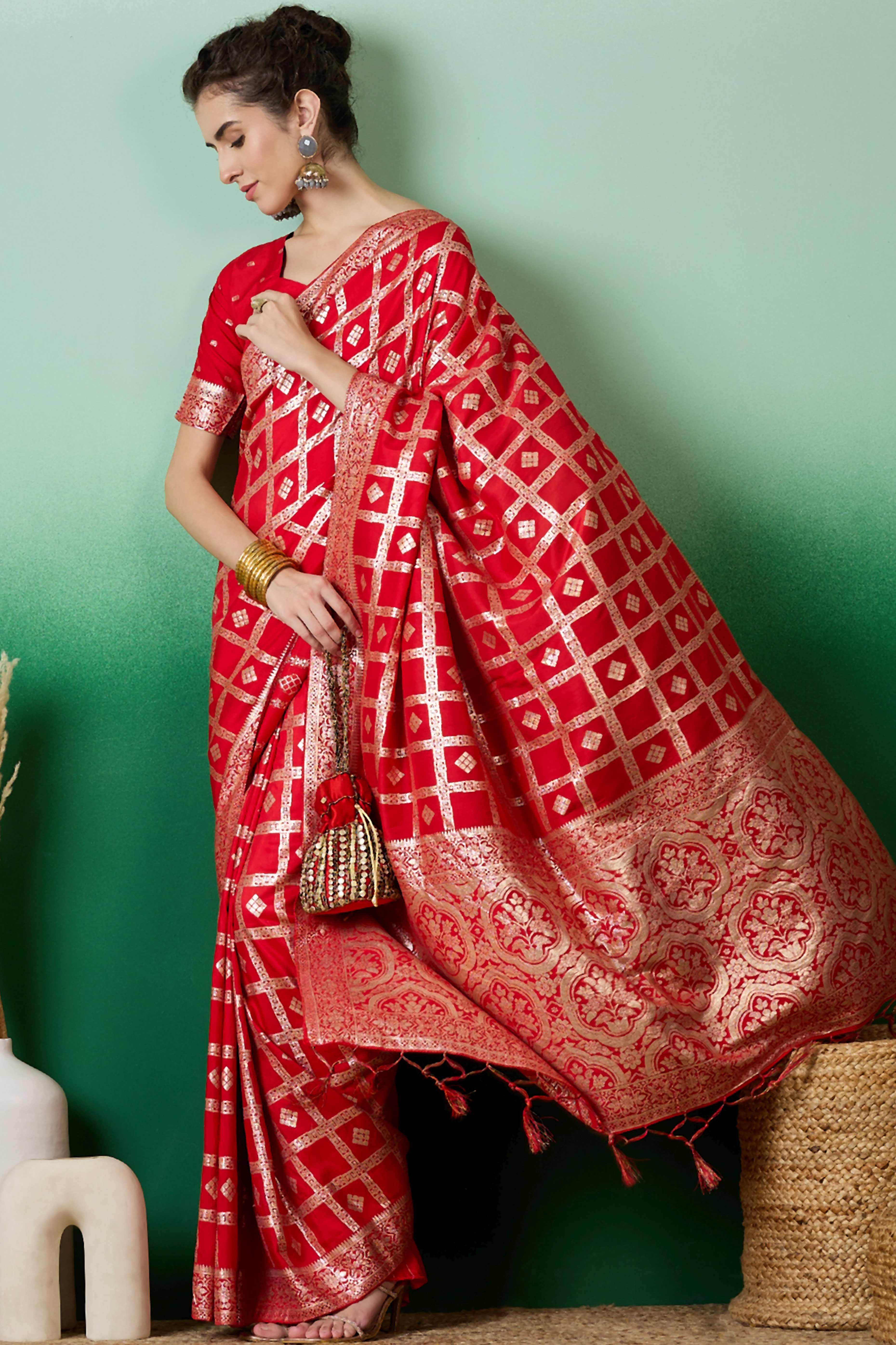Red Jacquard Saree In Cotton Blend Featuring Elegant Floral Weaving & A Tasselled Pallu