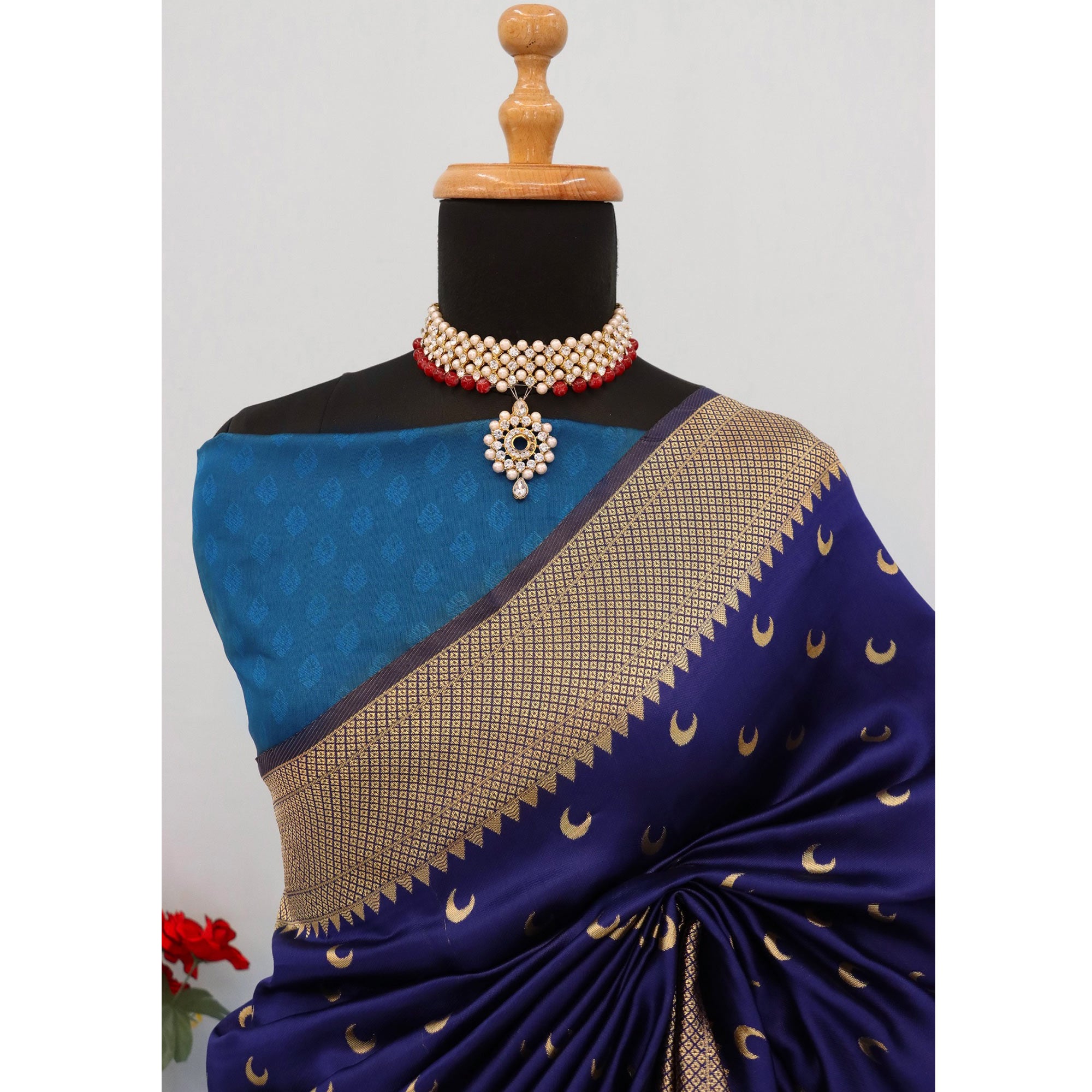 Navy Blue Woven Pure Silk Chandrakor Paithani Saree