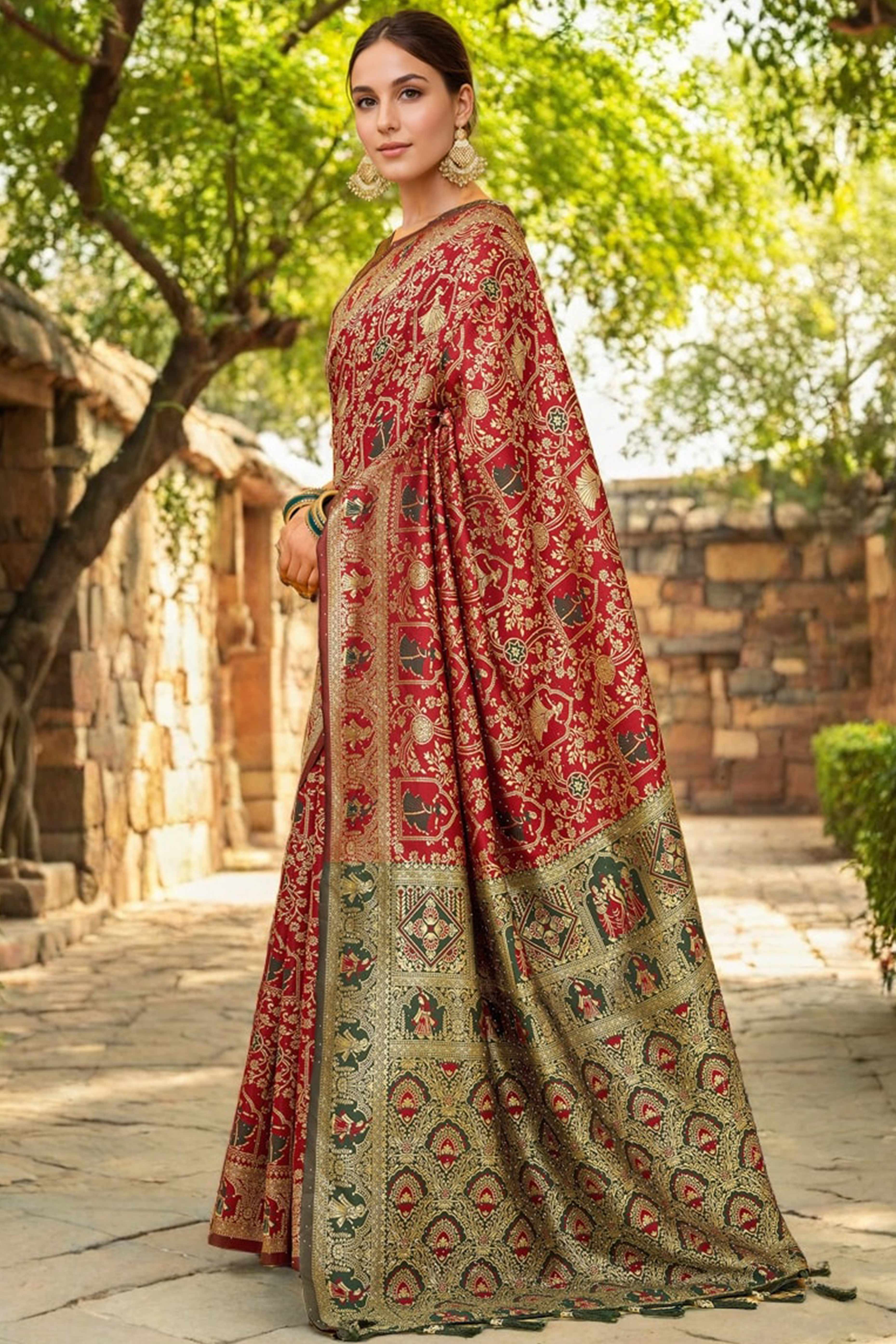 Maroon Paithani Saree In Silk Blend Highlighted With Floral Weaving & Tasselled Edge