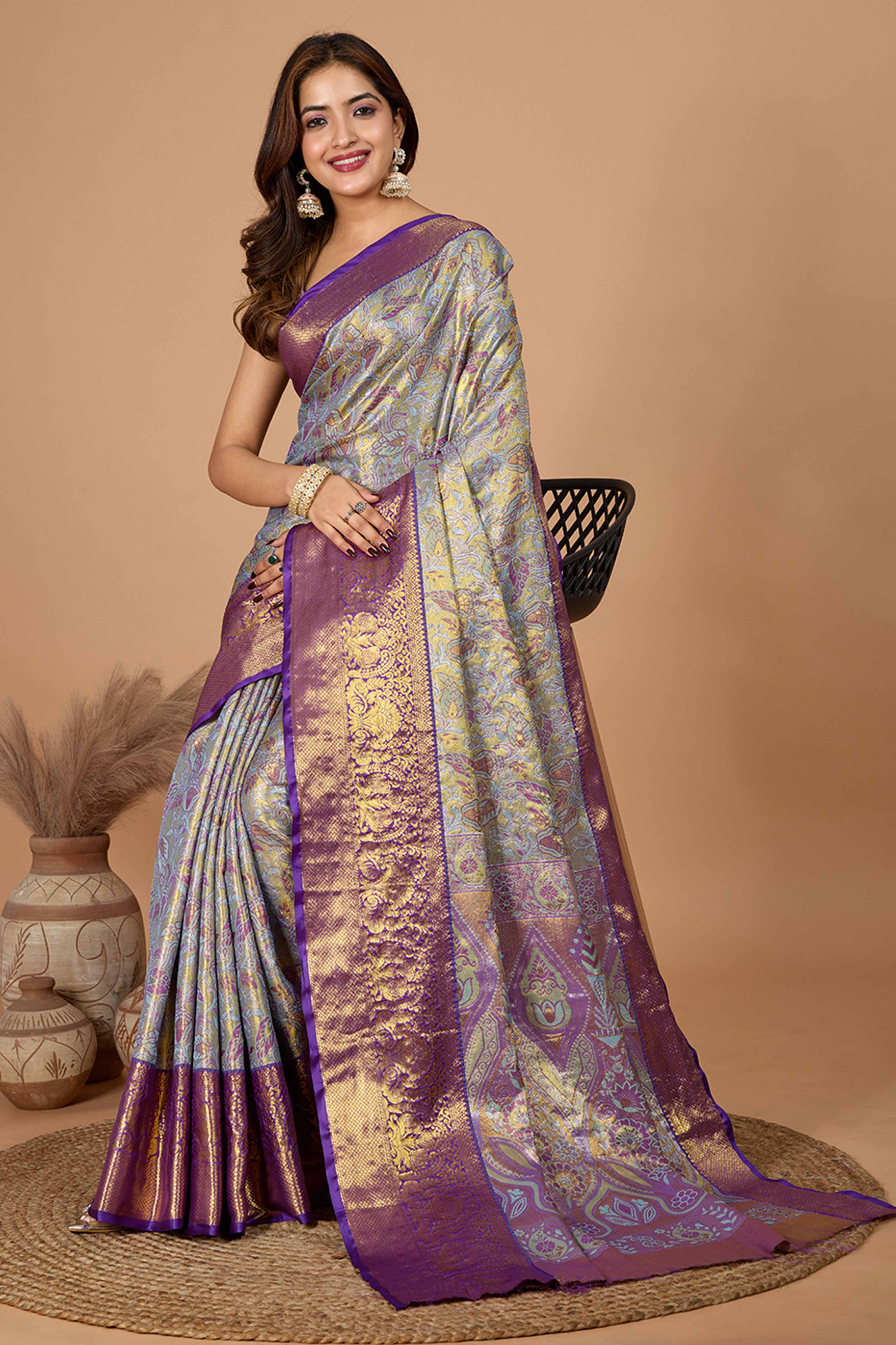 Blue Kanjivaram Silk Saree Adorned With Exquisite Floral Zari Weaving