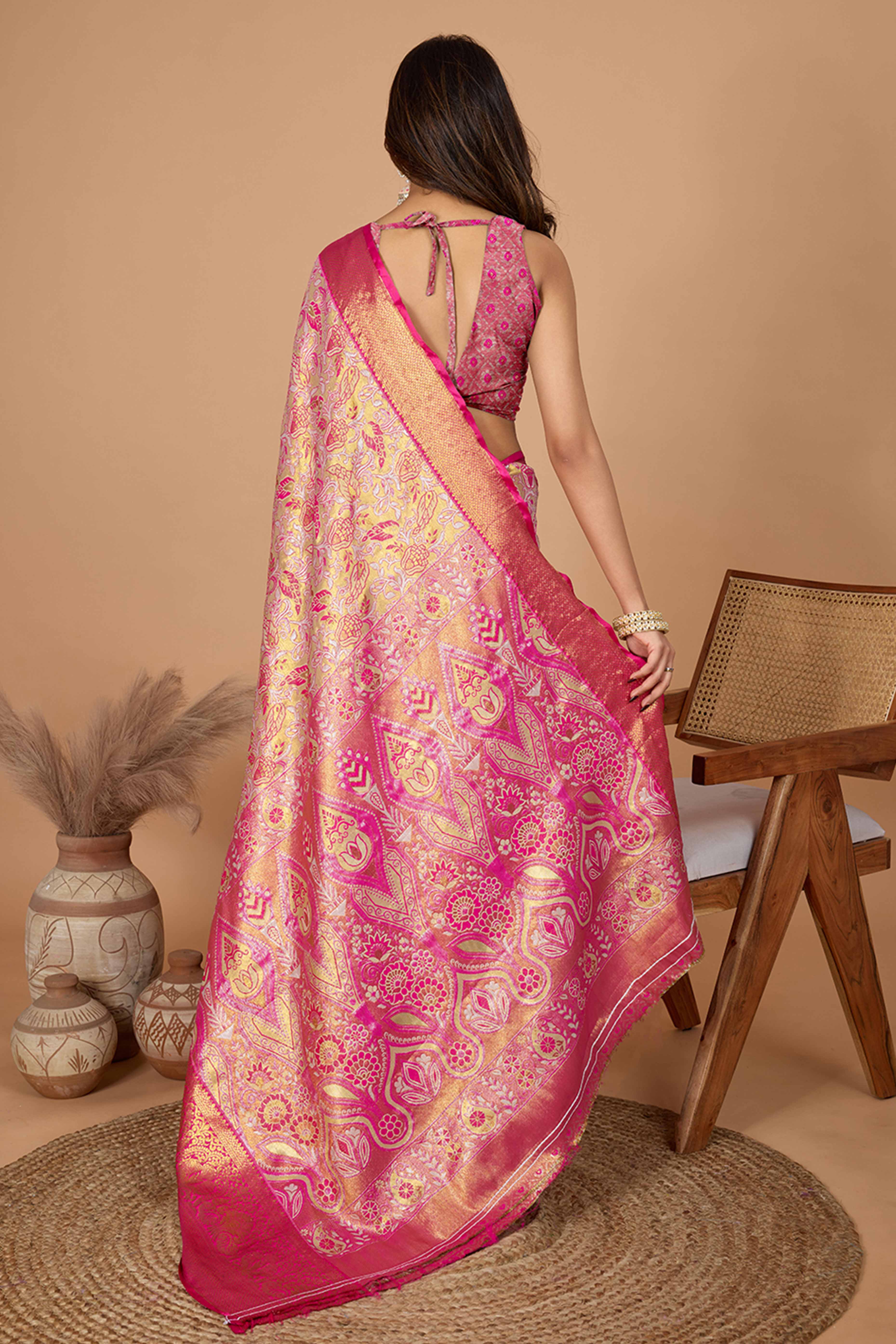 Rani Pink Kanjivaram Silk Saree Adorned With Exquisite Floral Zari Weaving