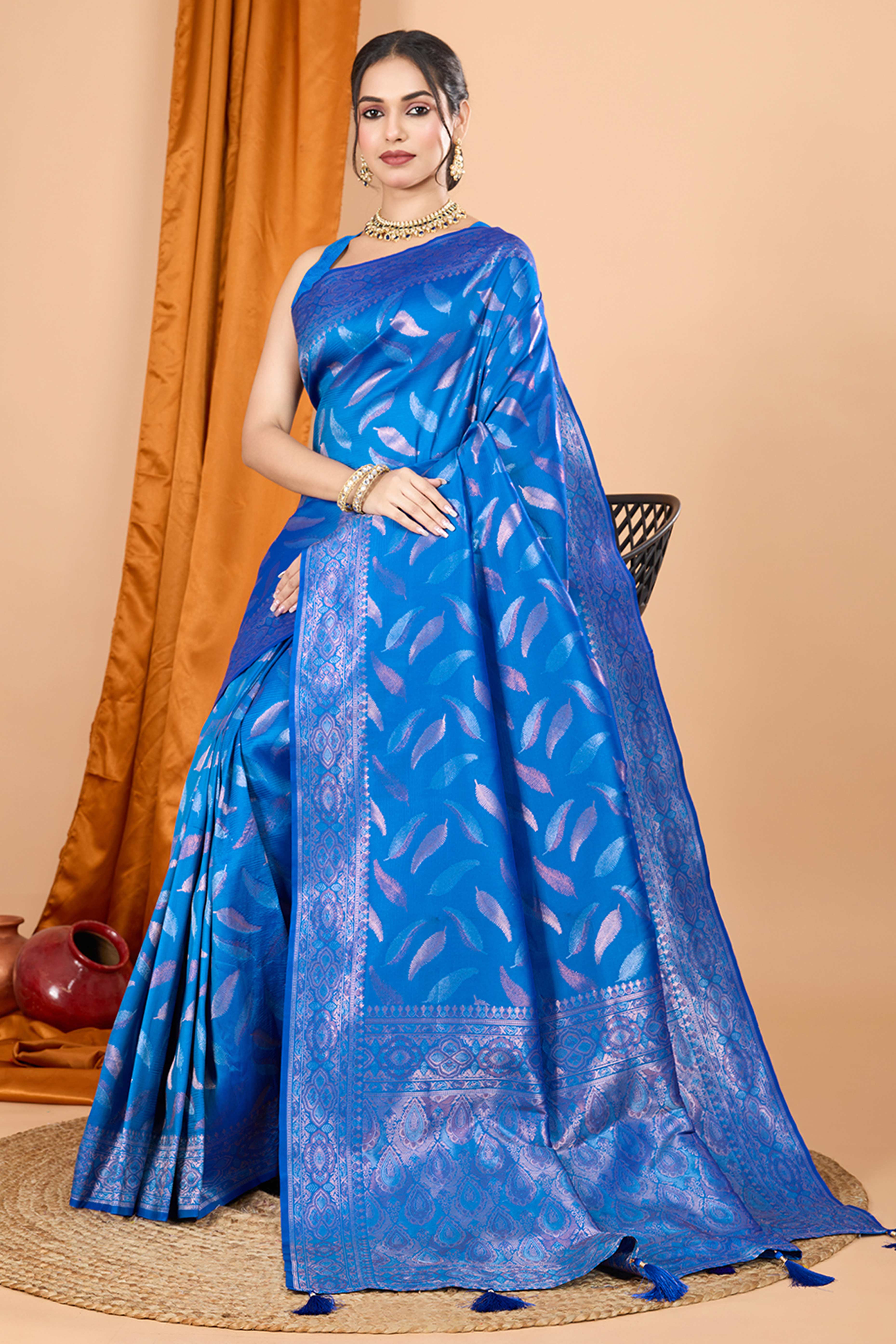 Blue Pure Silk Saree With Intricate Leaf Pattern Zari Weaving & Graceful Tassels