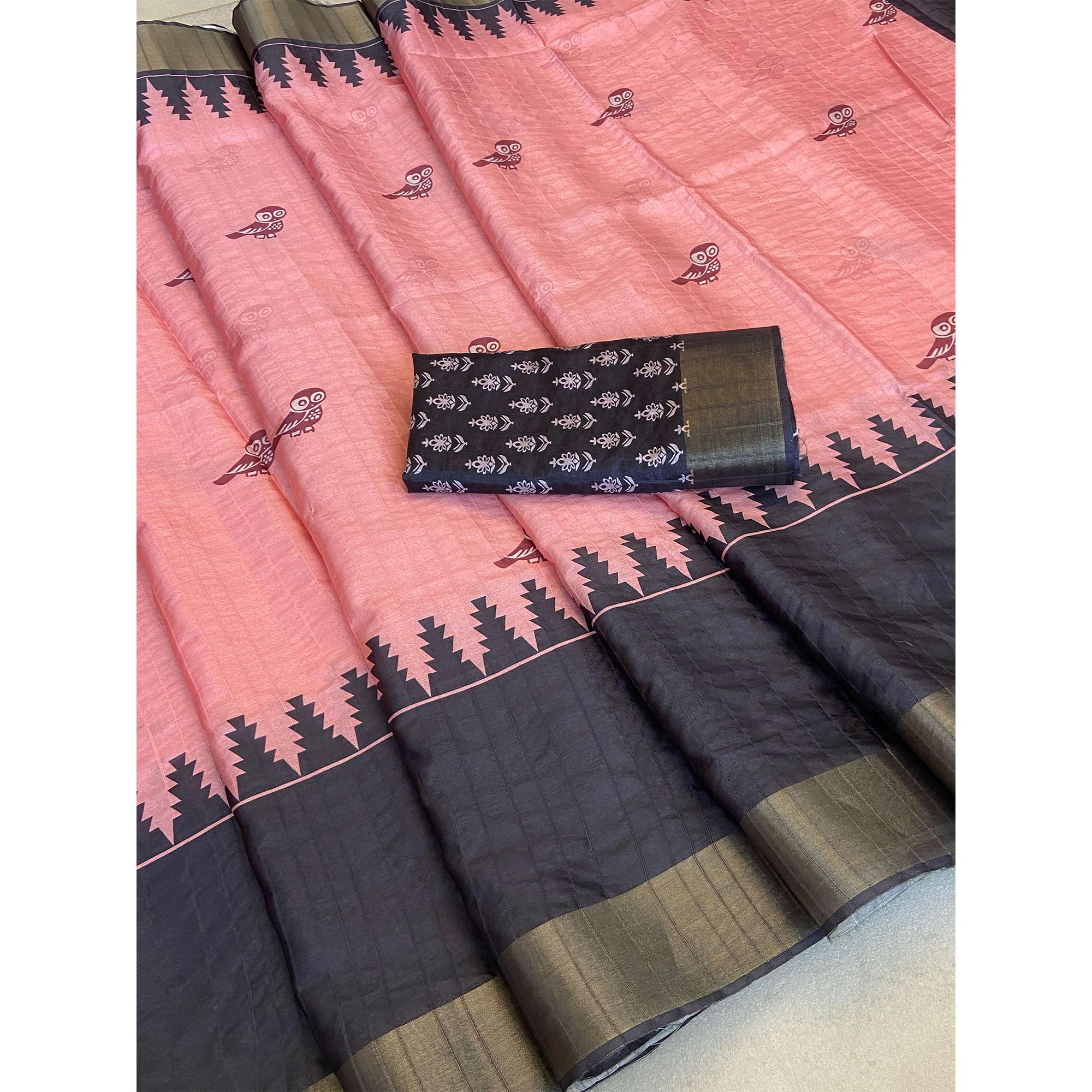 Grey Cotton Silk Saree Woven on Handloom with Elegant Abstract Patterns