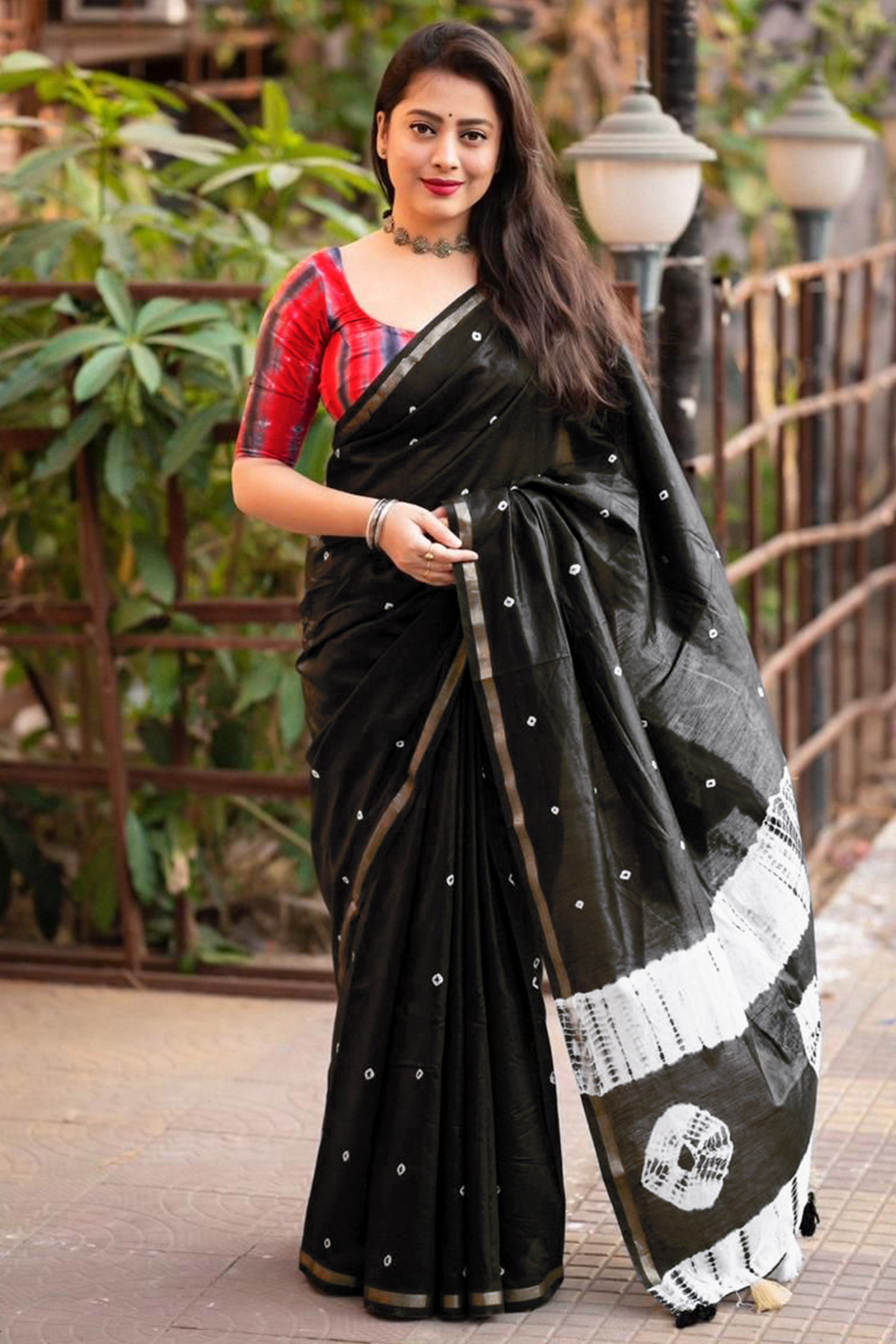Black Linen Cotton Saree Adorned with Vibrant Bandhani Prints and Breezy Texture