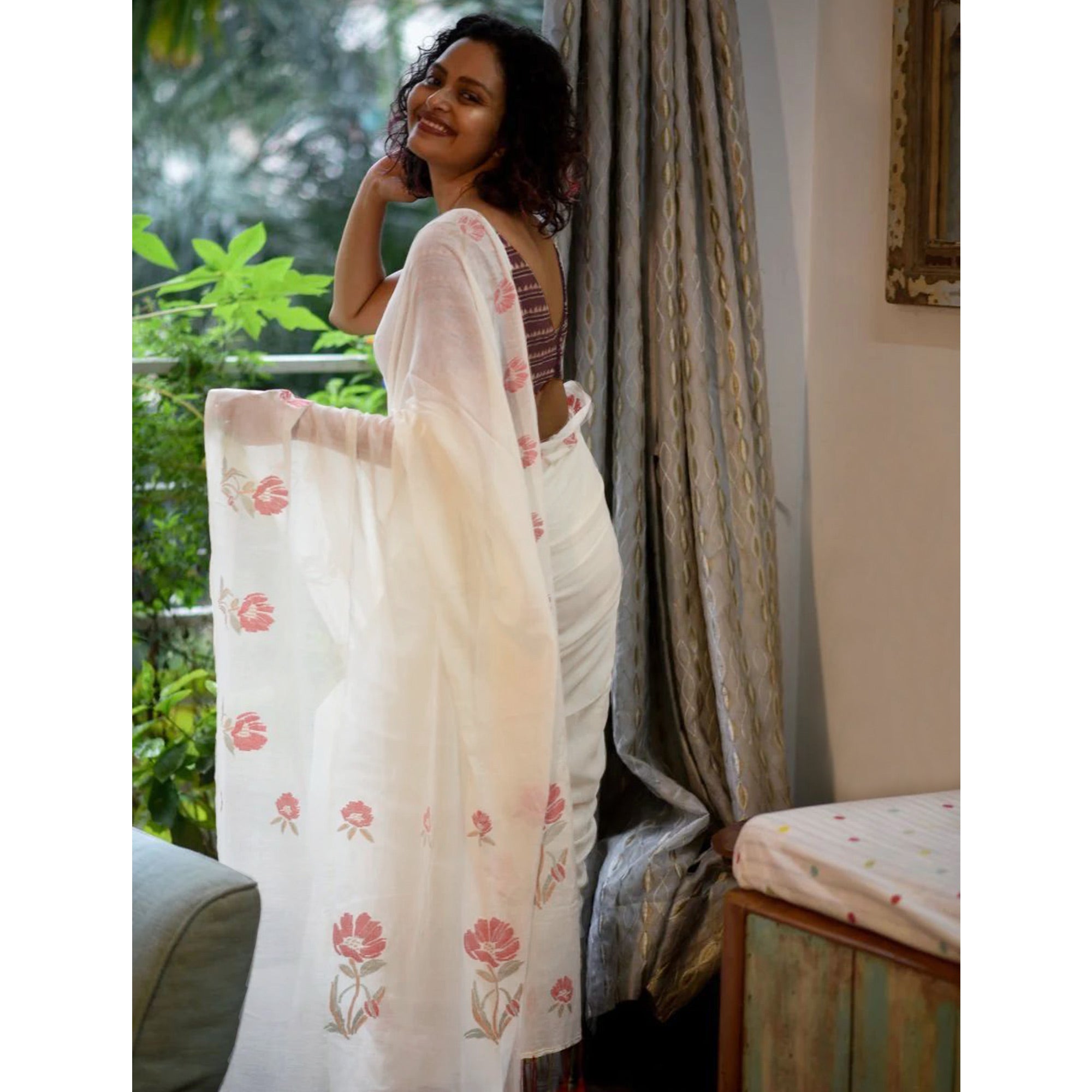 White Floral Digital Printed Linen Saree