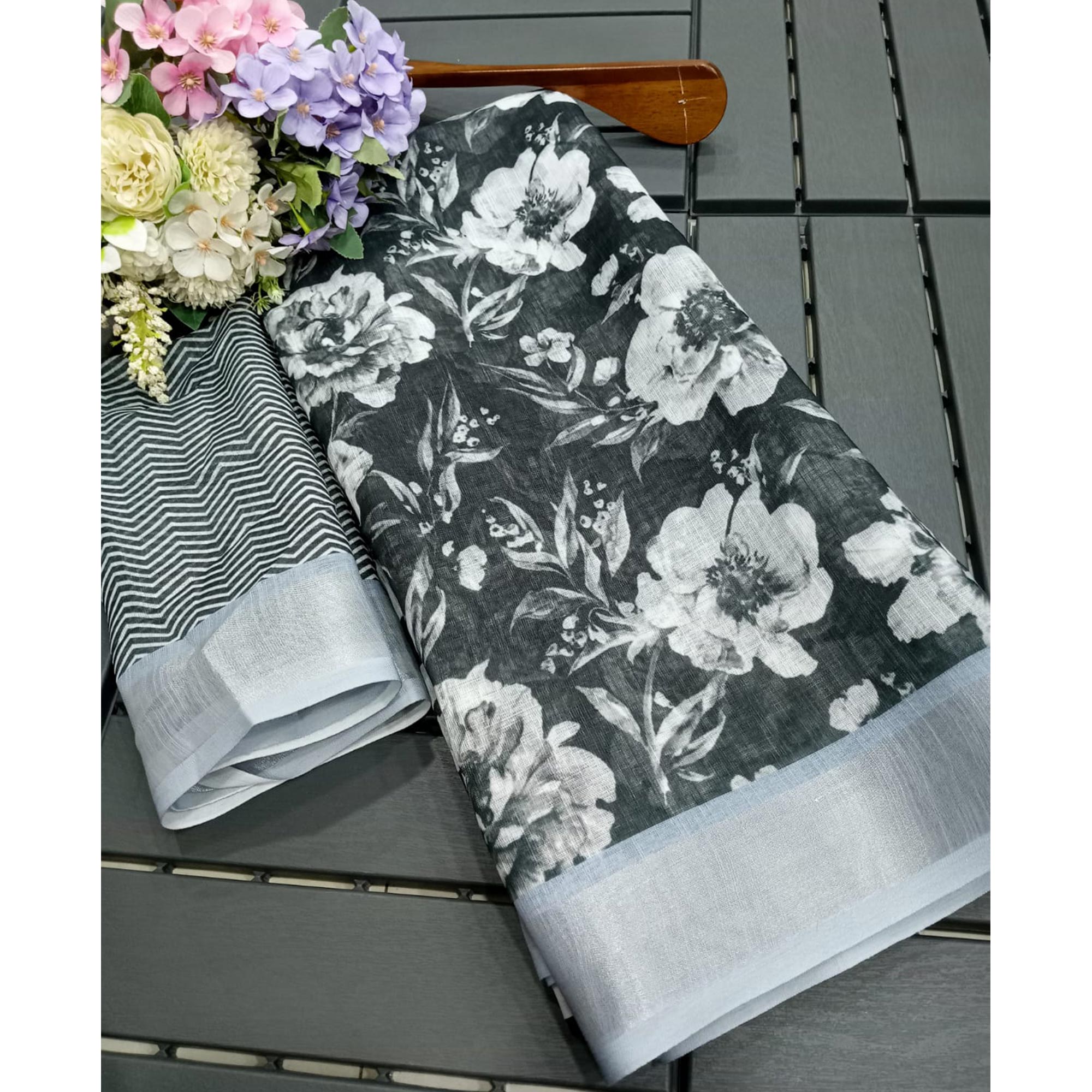 Black & White Floral Printed Linen Saree