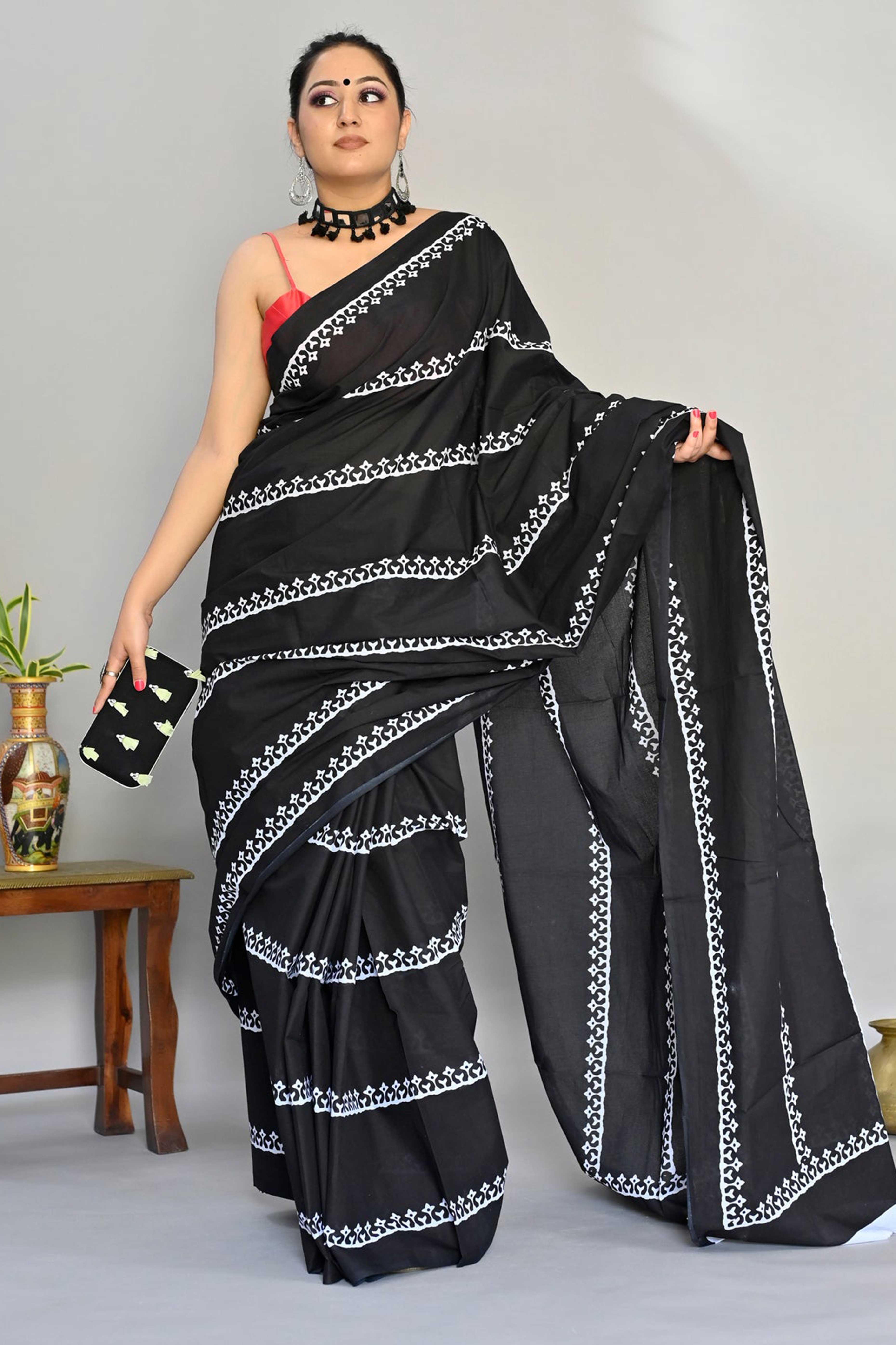 Black Striped Printed Linen Saree