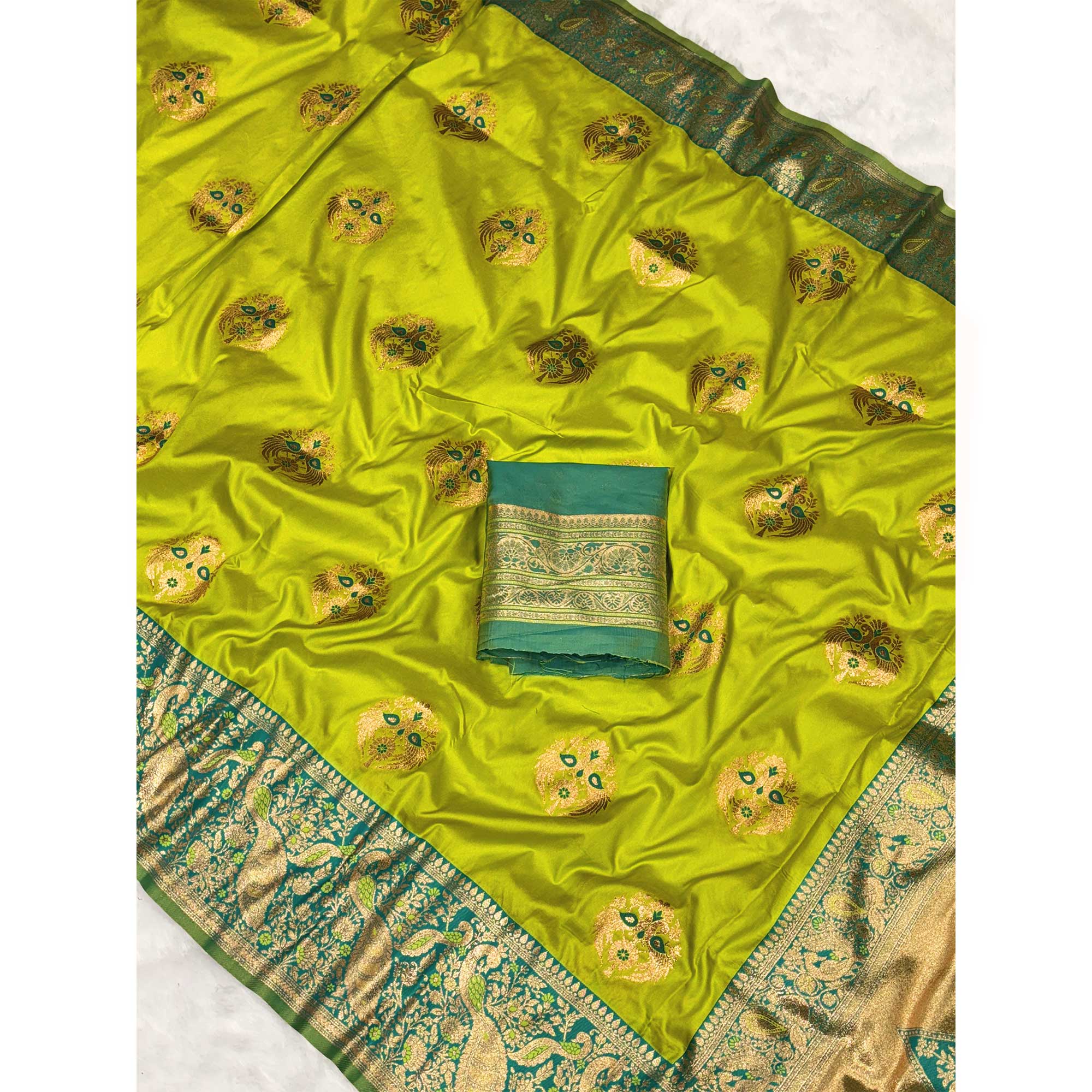Green Banarasi Paithani Silk Saree With Floral Zari Weaving & Tassel Pallu