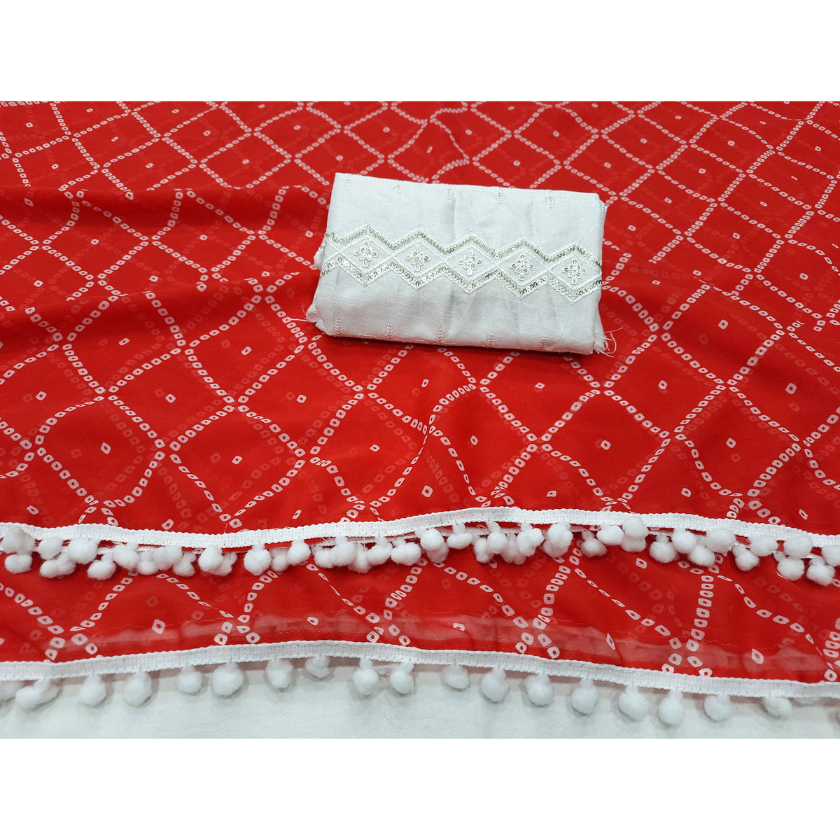 Red Bandhani Printed Georgette Saree - Image 5