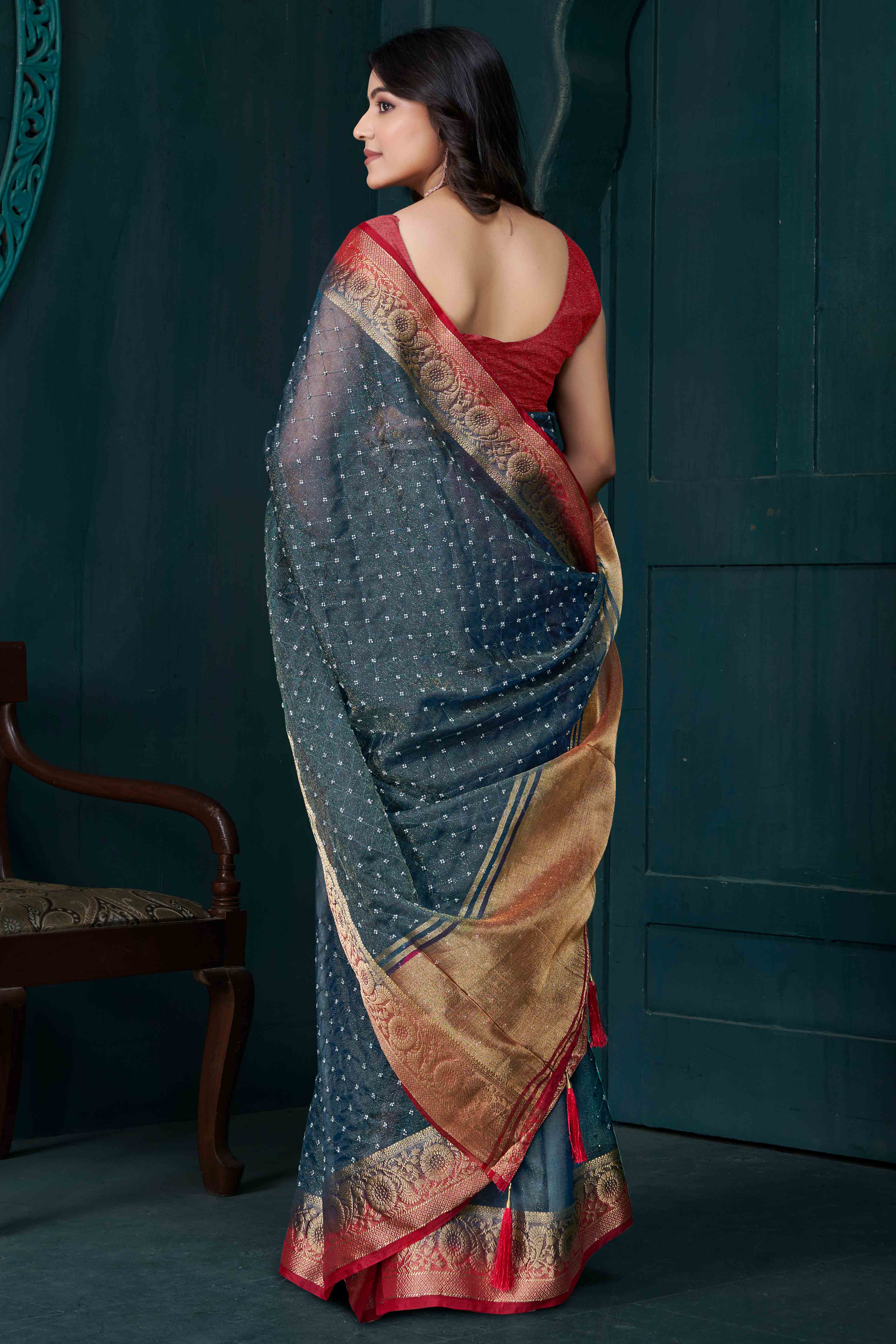 Grey Jacquard Saree With Intricate Beads Handwork & Floral Weaving Border