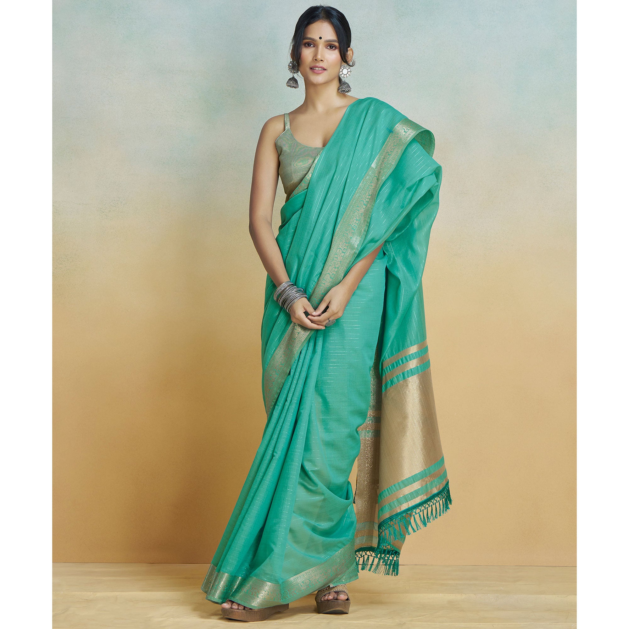 Rama Green Woven Cotton Silk Saree With Tassels