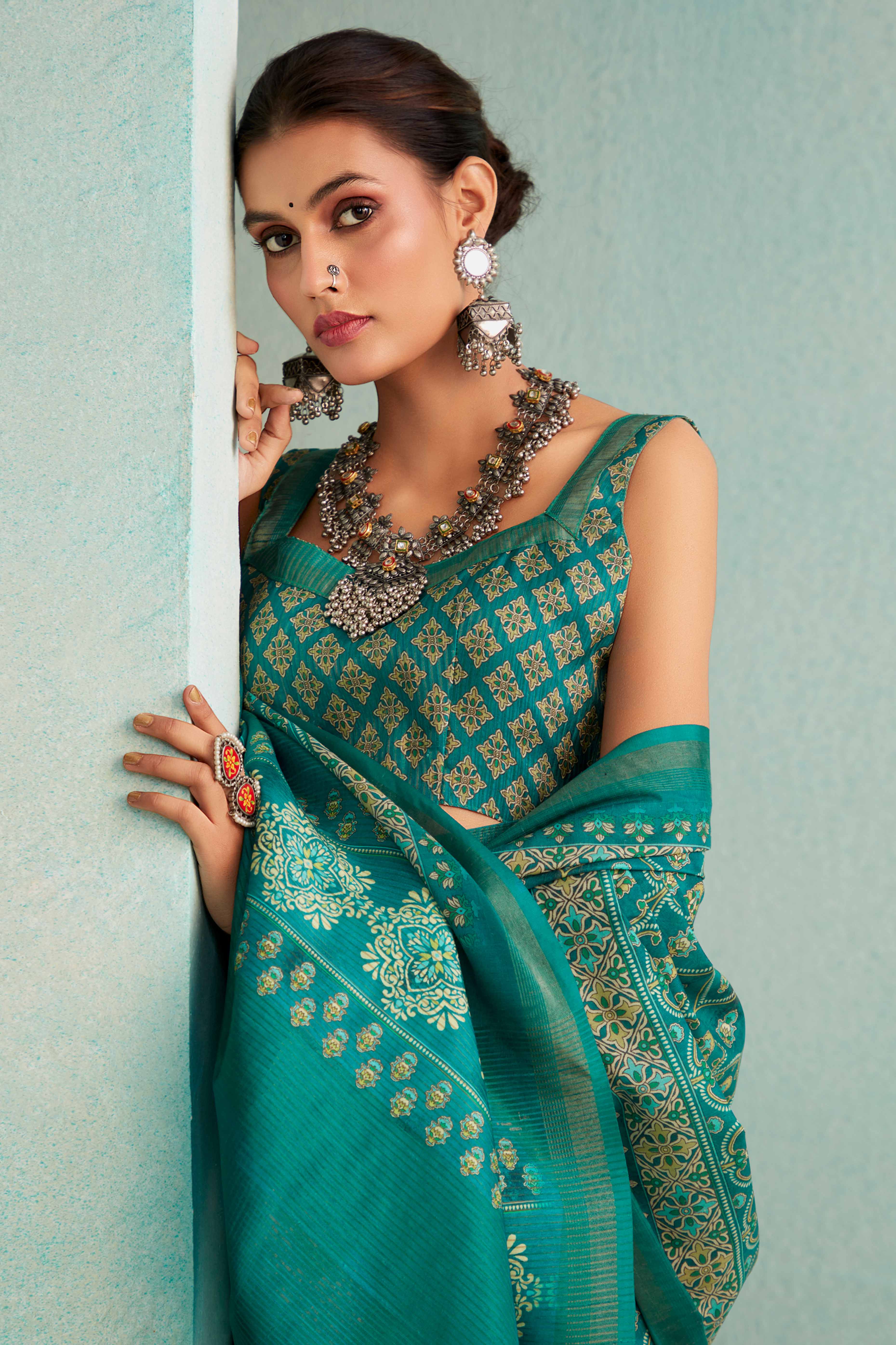 Designer Rama Green Handloom Saree with Digital Print on Silk Blend Fabric