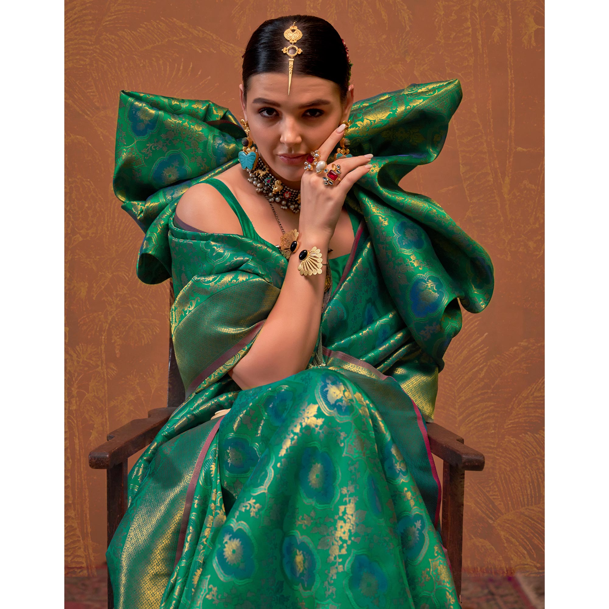 Rama Green Zari Weaving Art Silk Saree With Tassels