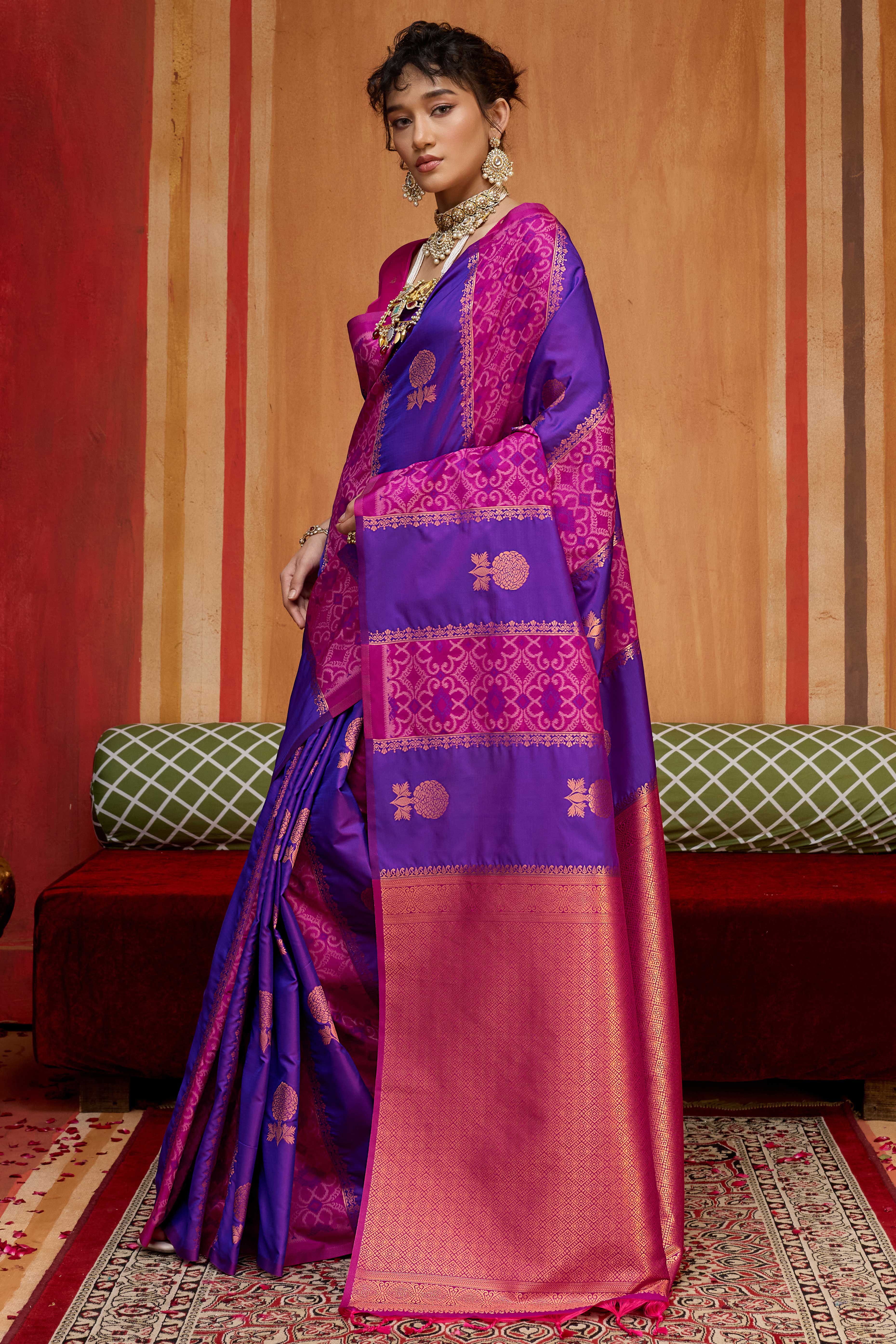 Classic Royal Purple Floral Handloom Weaving Art Silk Saree With Statement Tassel Pallu