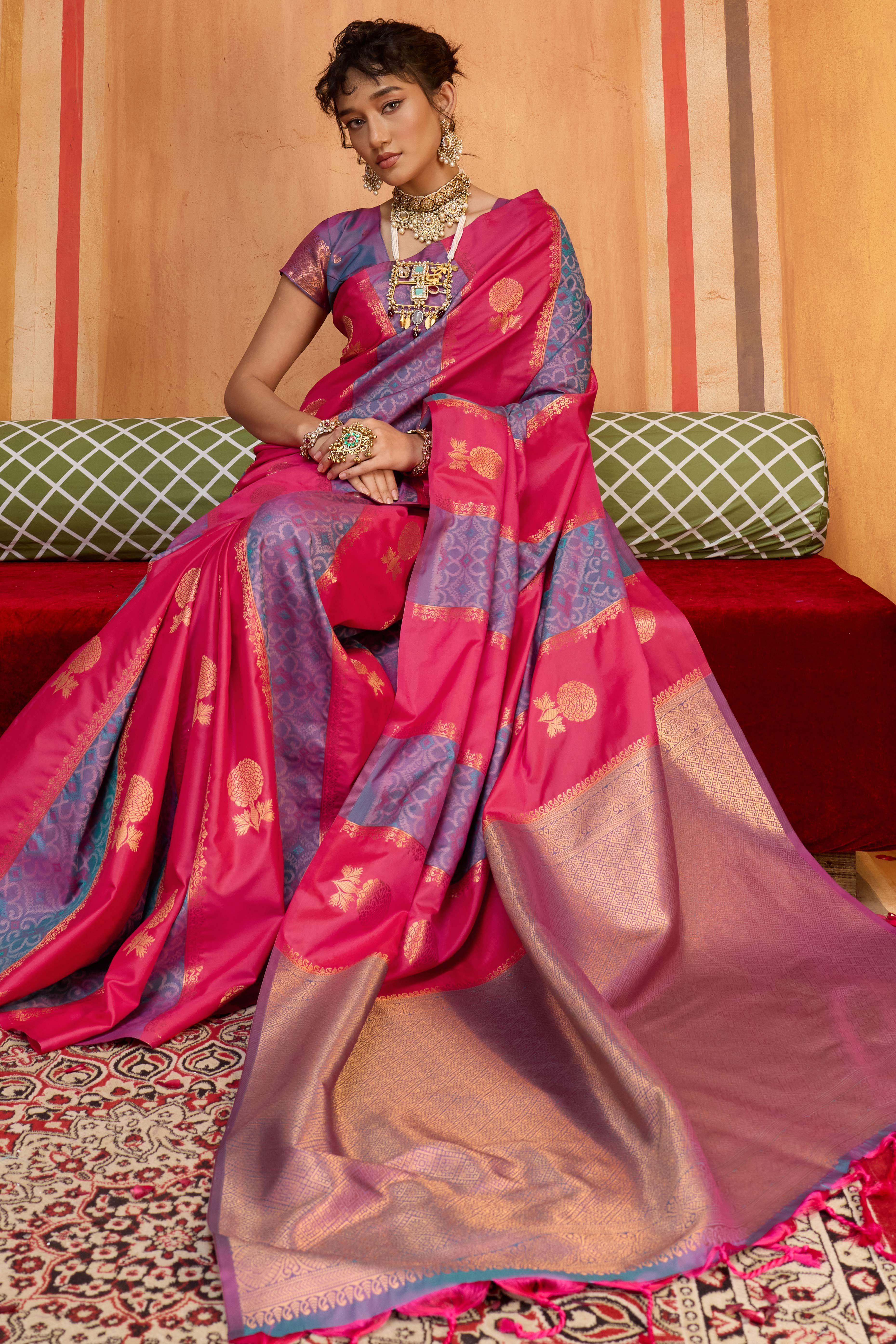 Classic Pink Floral Handloom Weaving Art Silk Saree With Statement Tassel Pallu