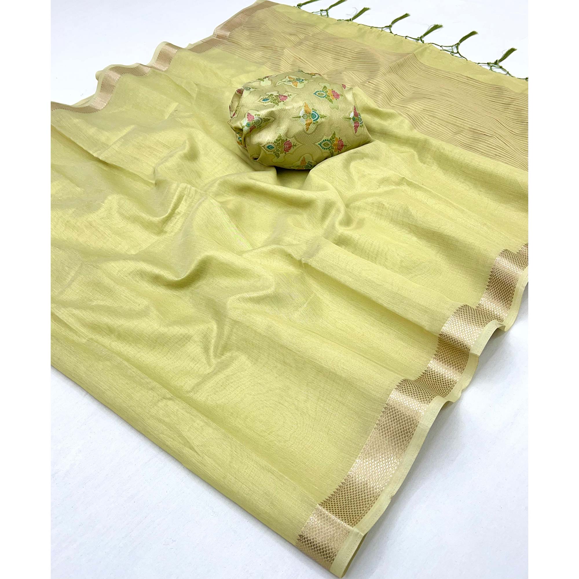 Delicate Green Saree with Classic Zari Weaving on Tissue Fabric