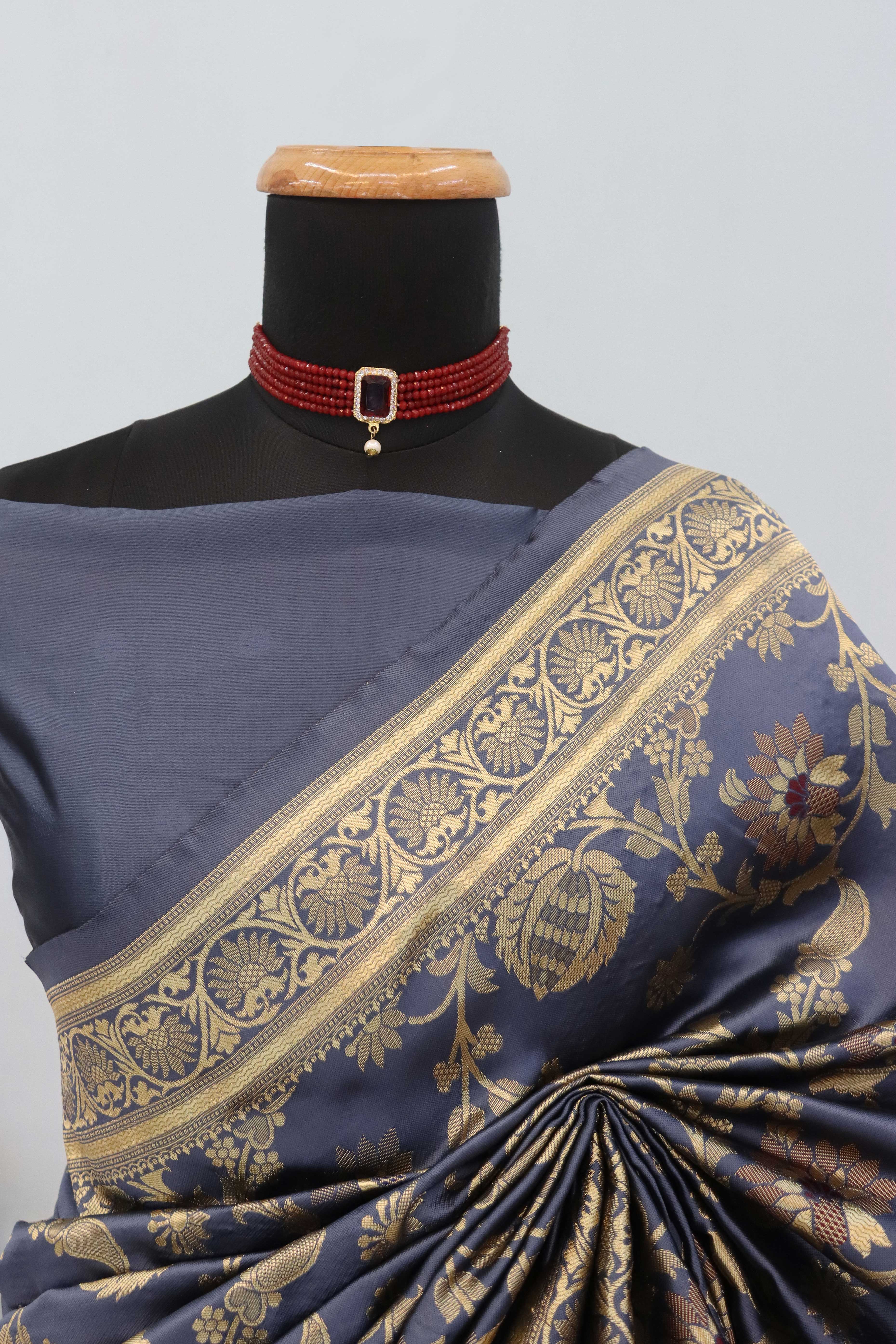 Charming Grey Banarasi Silk Saree Adorned With Floral Zari Weaving