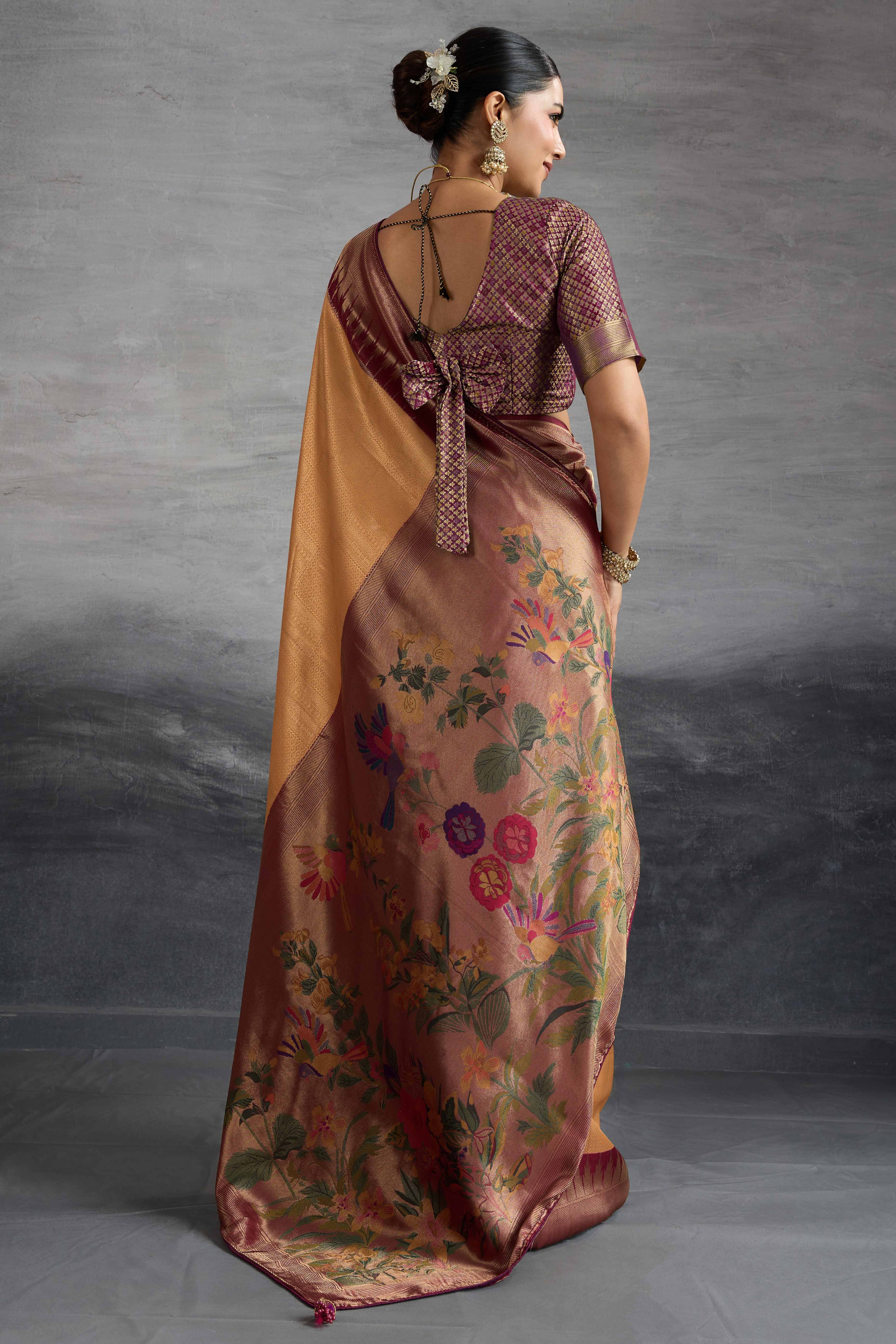 Light Orange Silk Kanjivaram Saree Enhanced With Kadiyal Weaving Borders