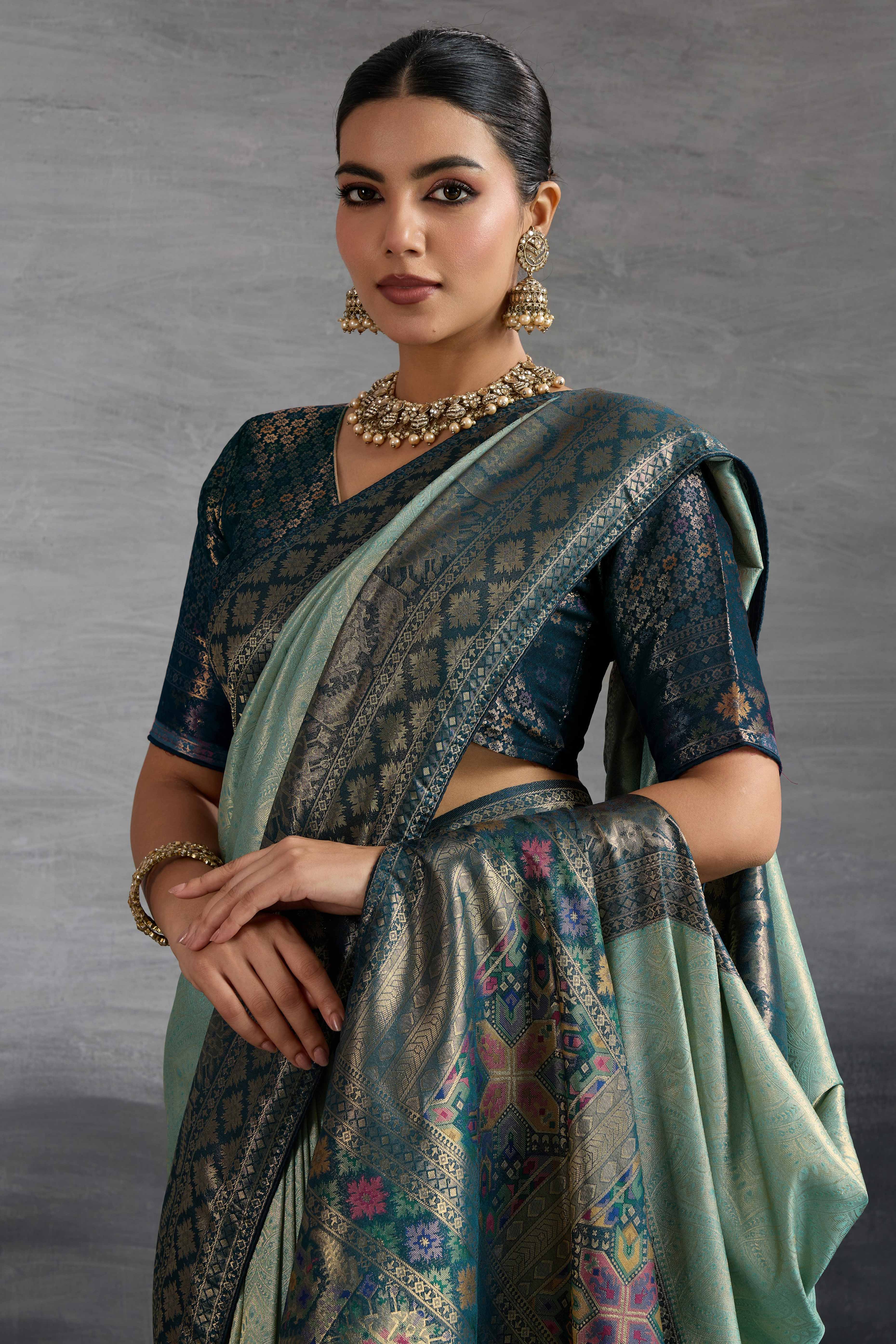 Traditional Mint Green Kanjivaram Soft Silk Saree with Bold Kadiyal Weave