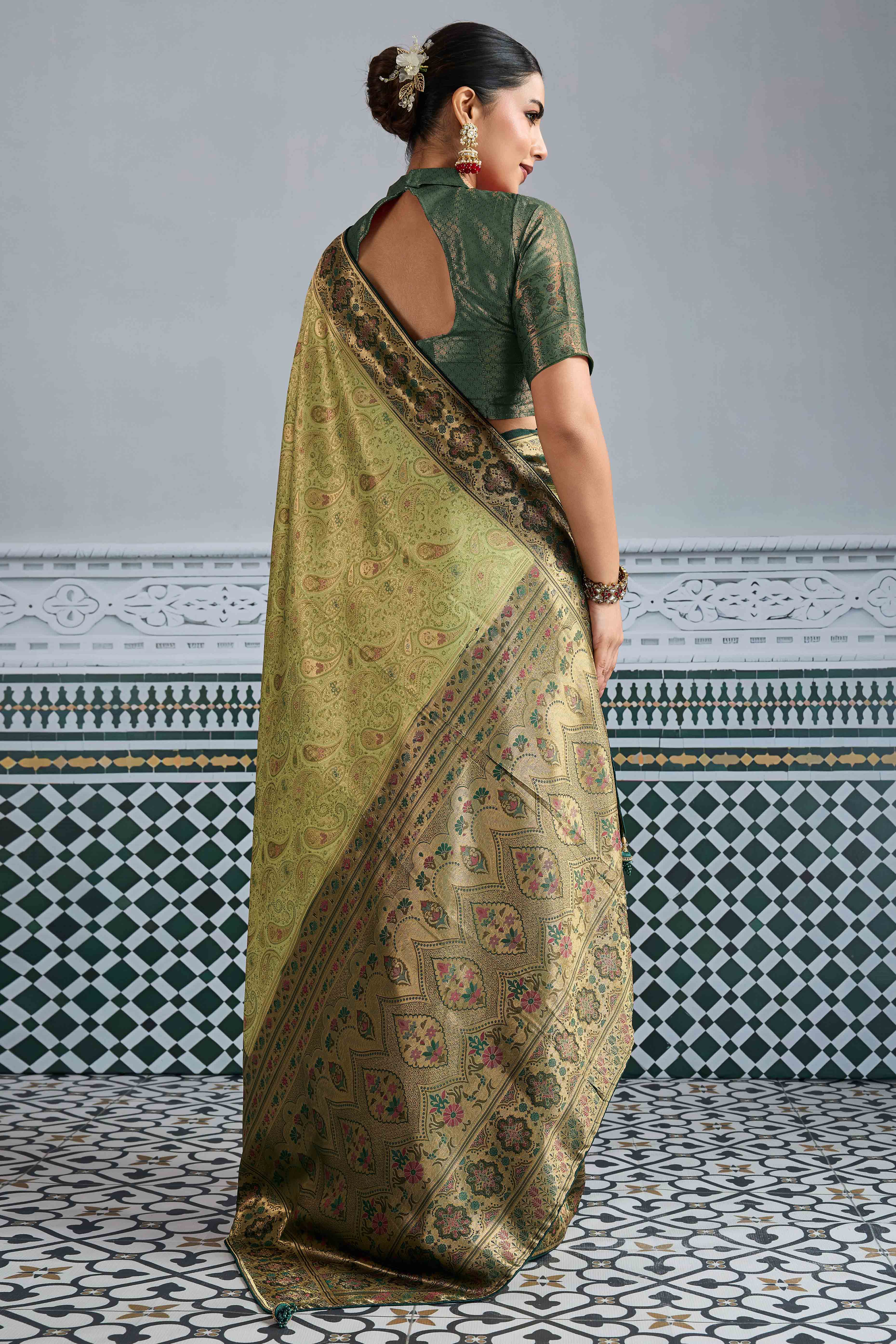 Green Meenakari Woven Kanjivaram Silk Saree For Festive Elegance