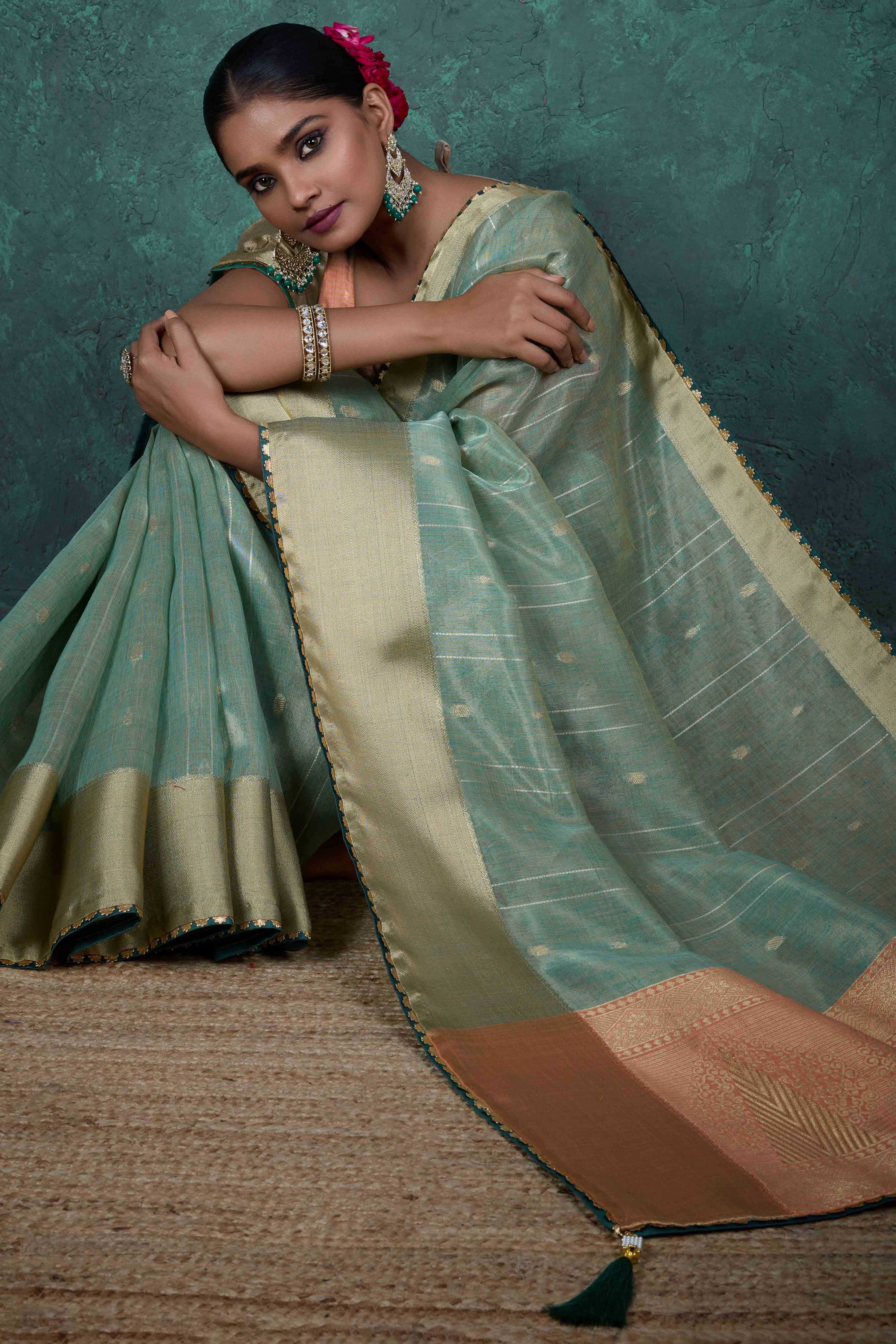 Sea Green Ethnic Cotton Blend Saree with Shimmering Zari Butti Weaves