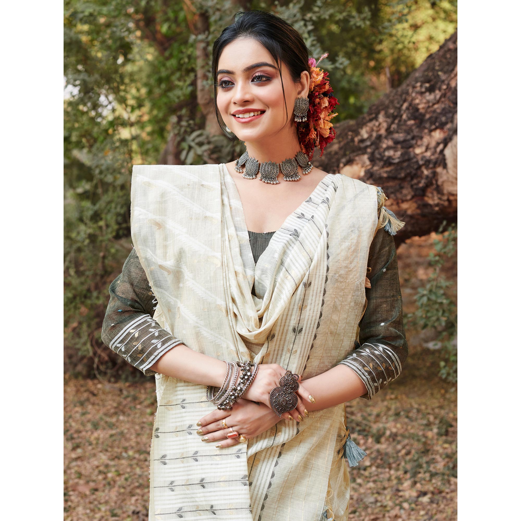 Off White & Grey Woven Cotton Silk Saree With Tassels