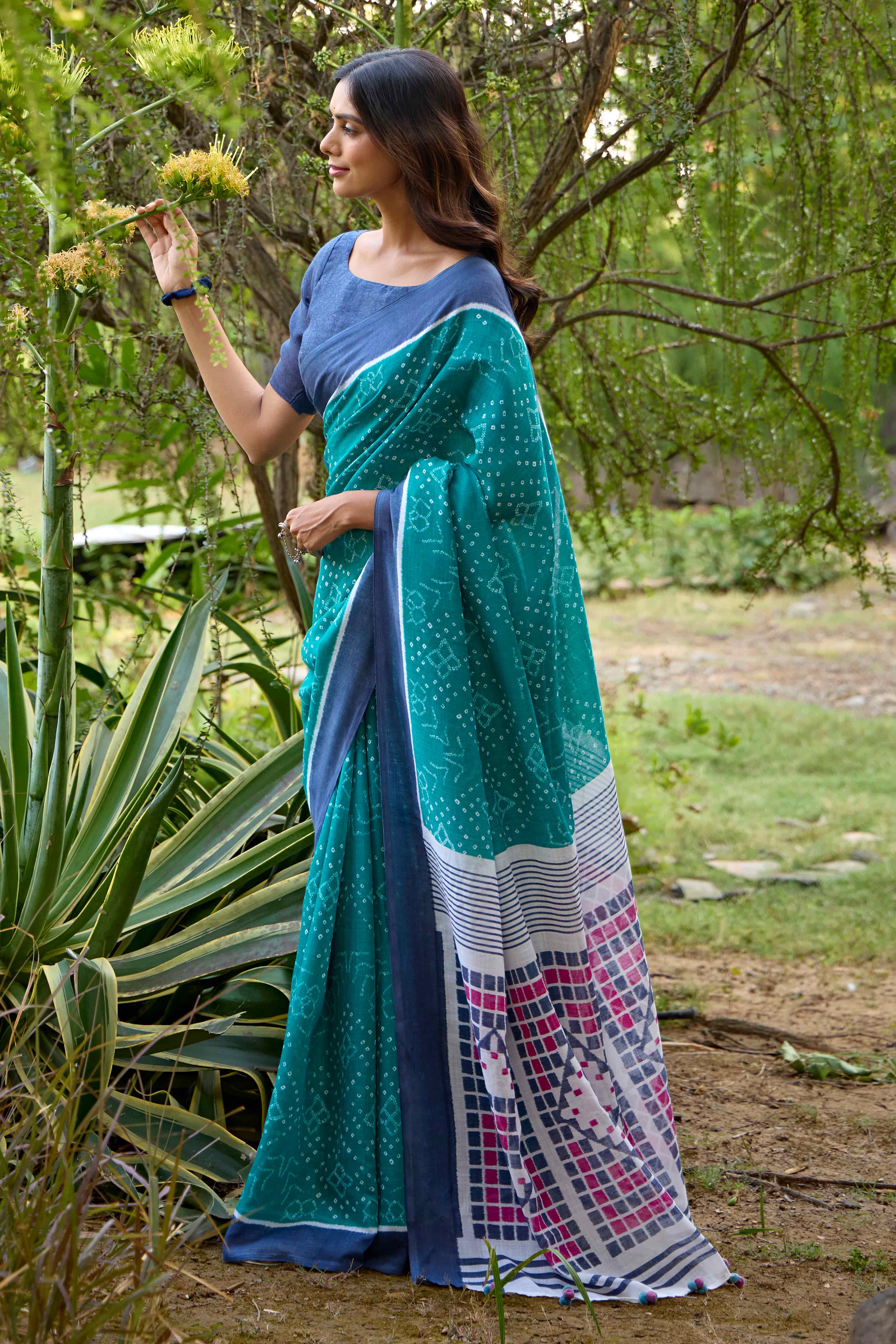 Rama Green Bandhani Printed Linen Saree