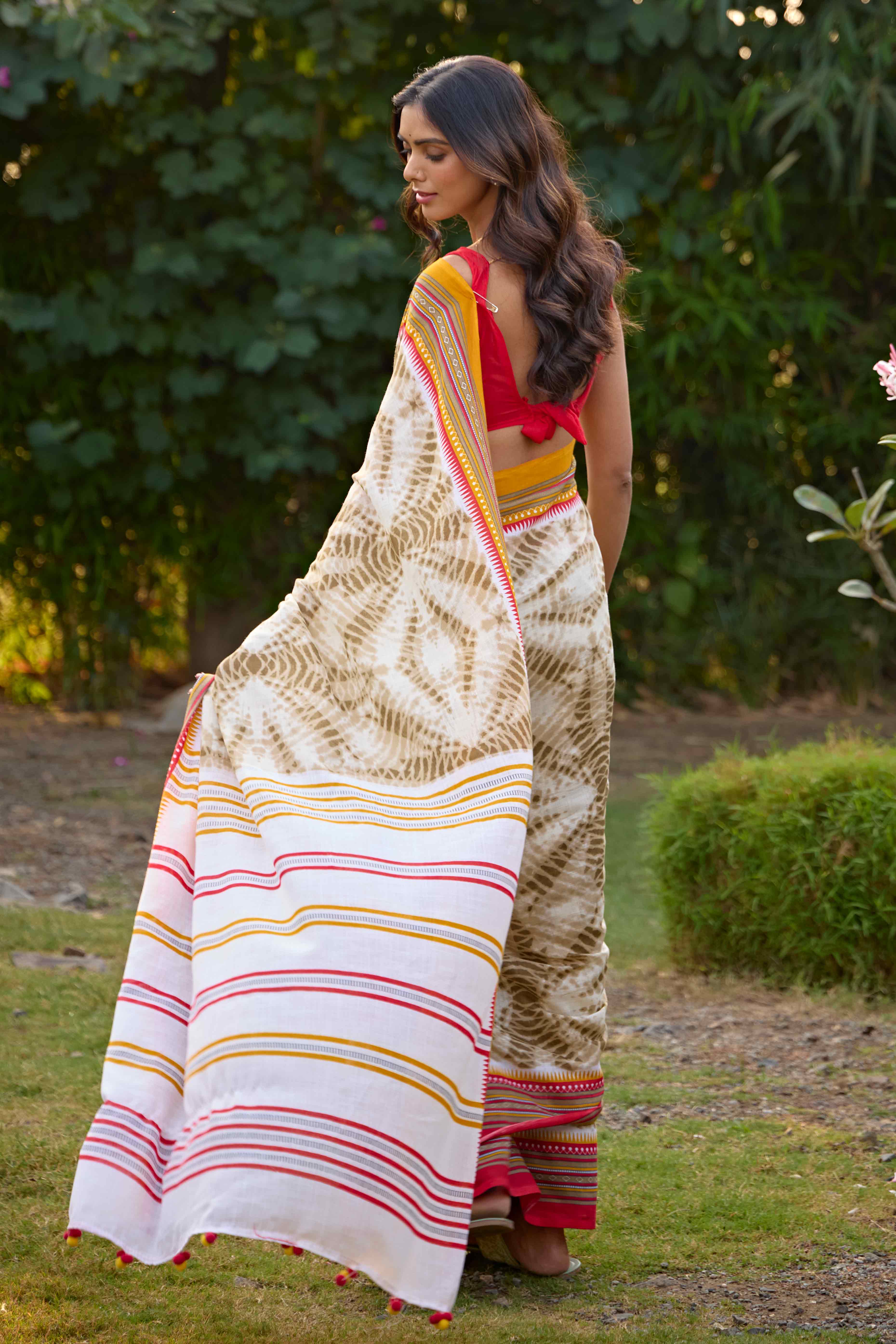 Off White Tie Dye Printed Linen Saree