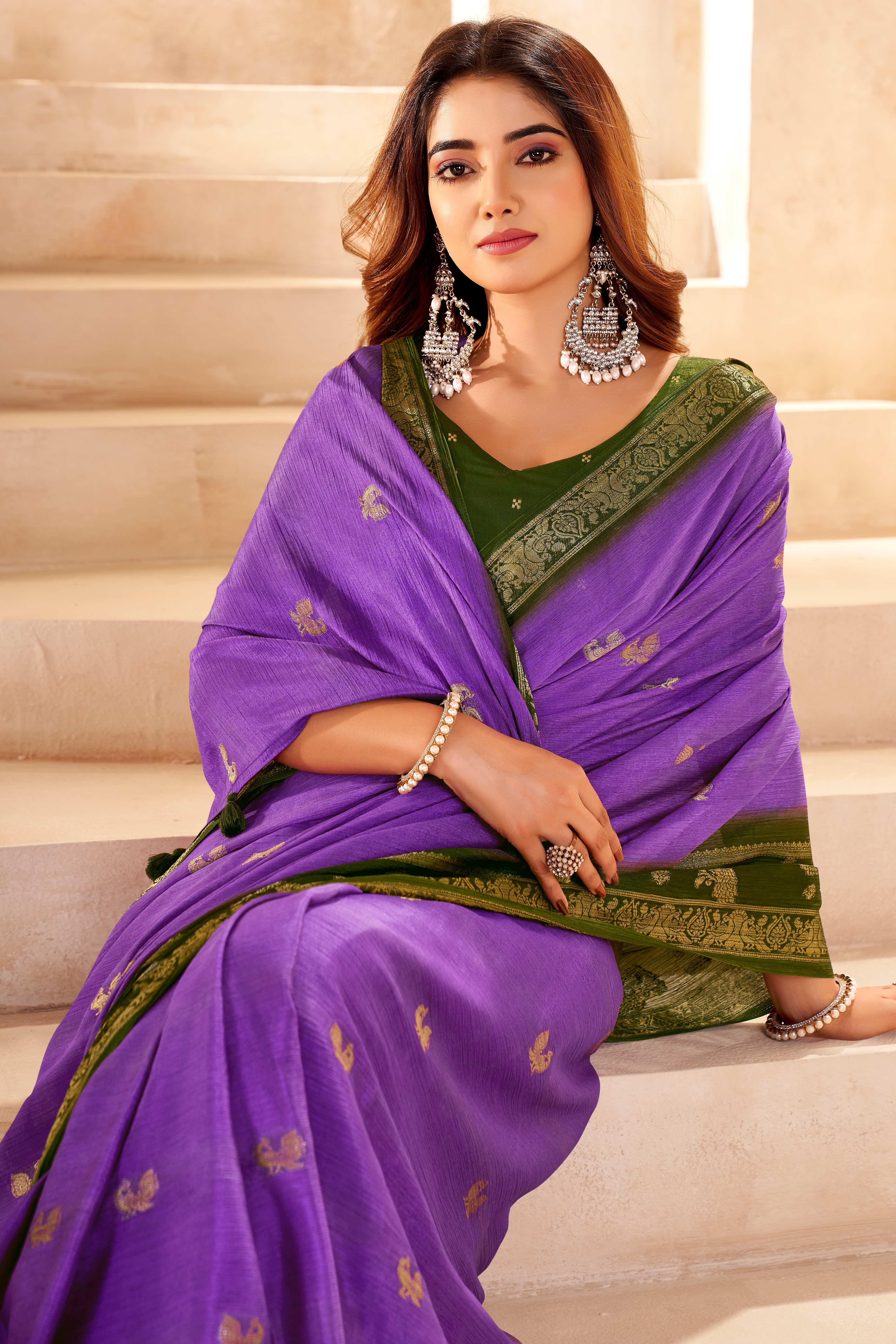 Purple Chinon Saree Featuring Exquisite Jacquard Weaving for a Timeless and Refined Look
