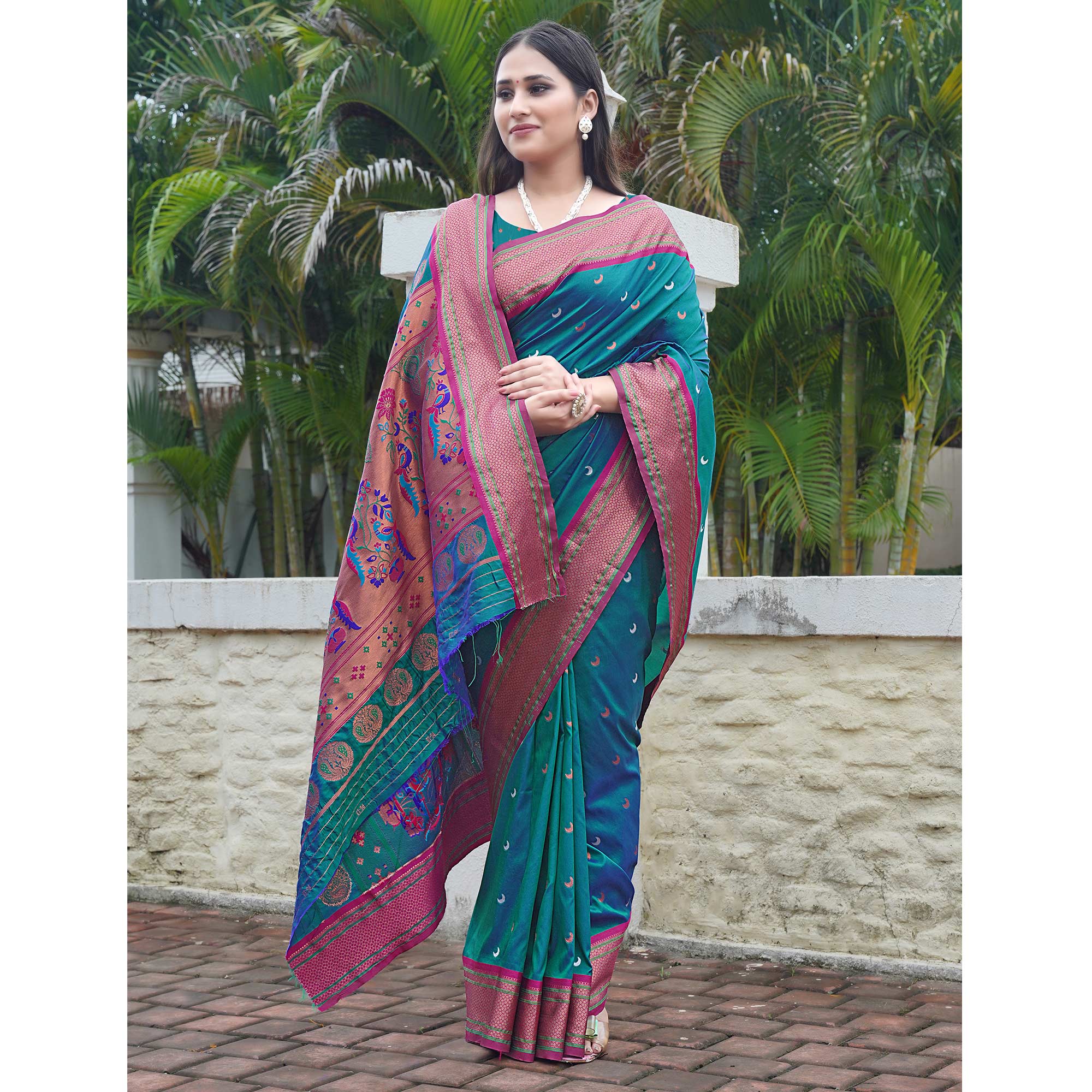 Morpich Woven Paithani Art Silk Saree