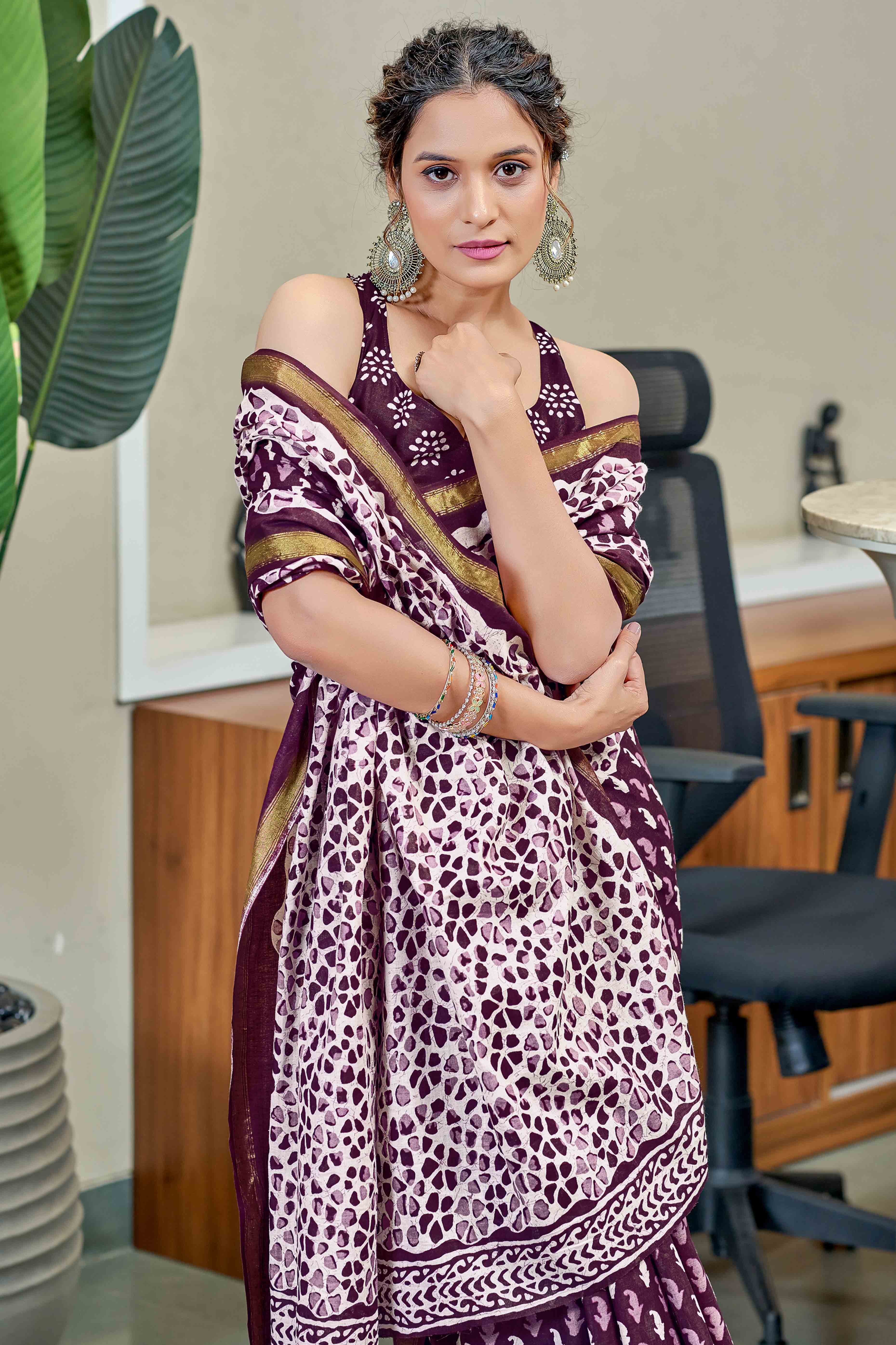 Elegant Wine Mulmul Cotton Saree with Geometric Pattern