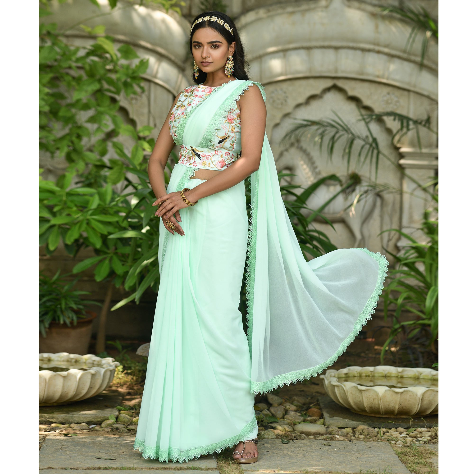 Green Solid Georgette Saree With Embroidered Bloue Piece