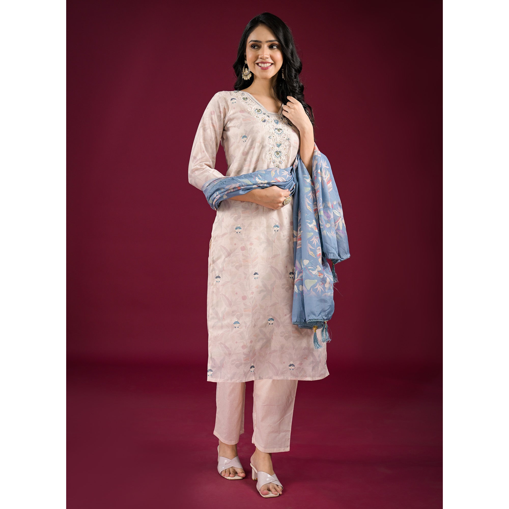 Linen White Floral Embroidered Chanderi Silk Salwar Suit