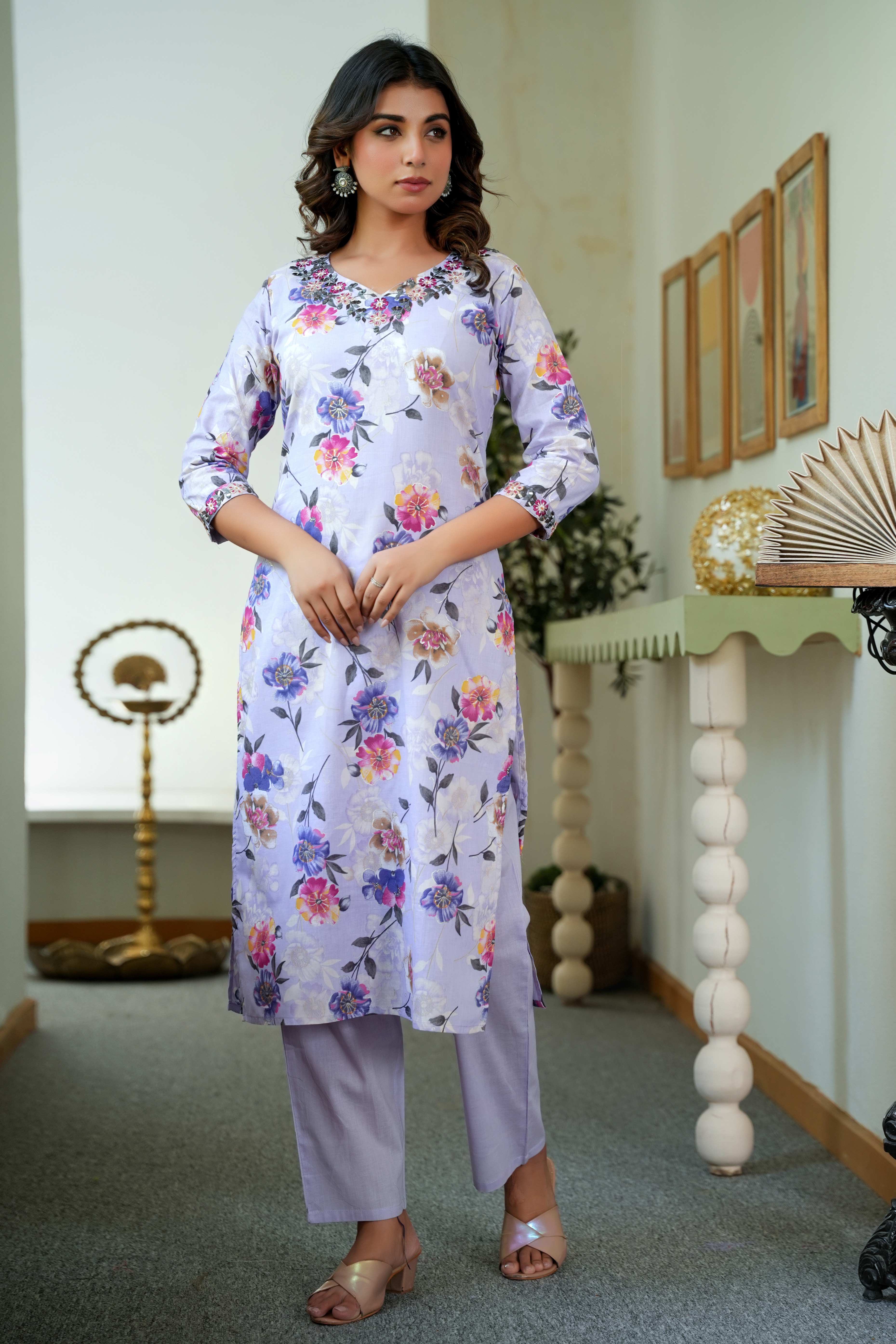 Soft Floral Printed Straight Kurta Set in Light Lavender Pure Cotton for Subtle Elegance