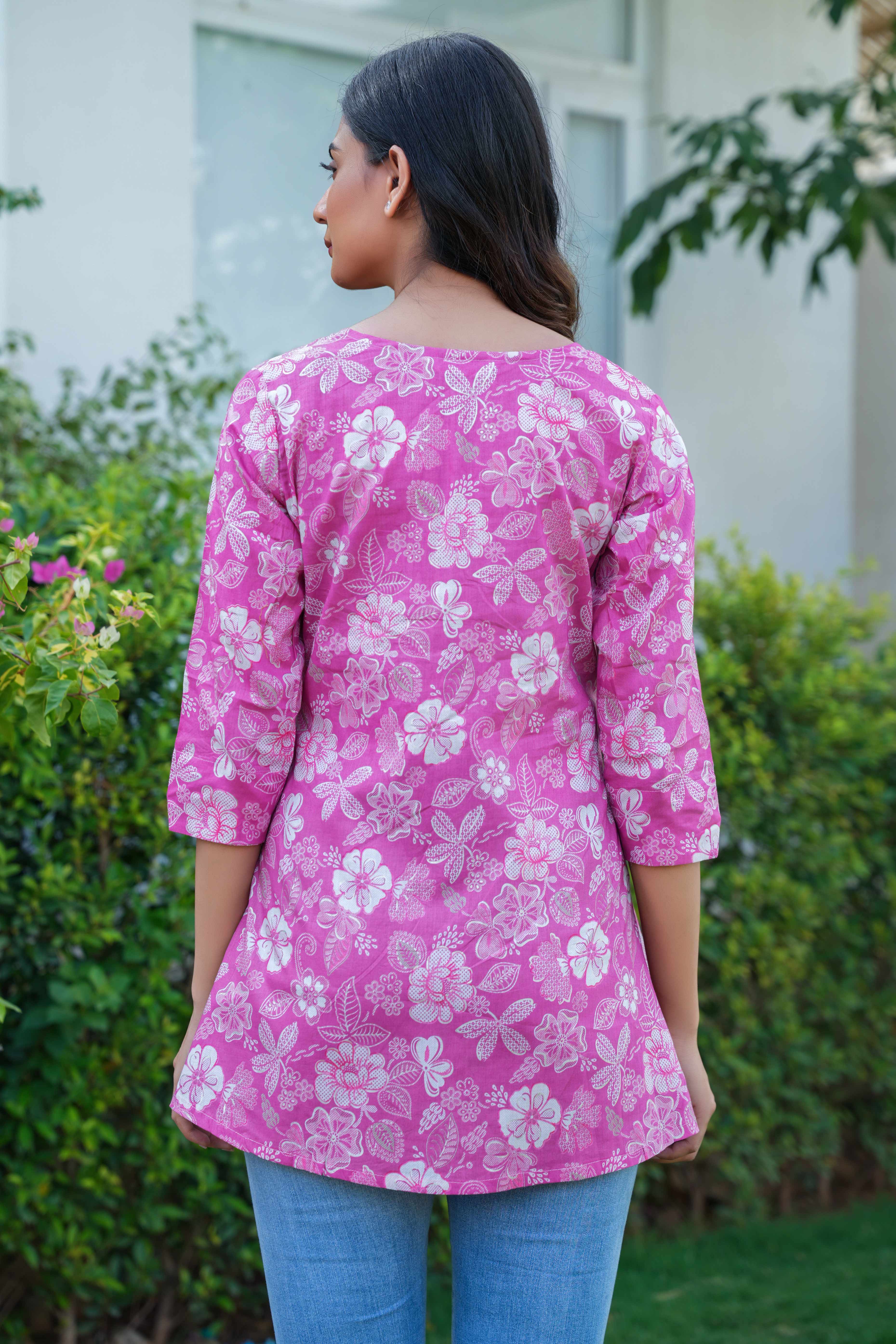 Pink Short Cotton Top with Structured Floral Weaves
