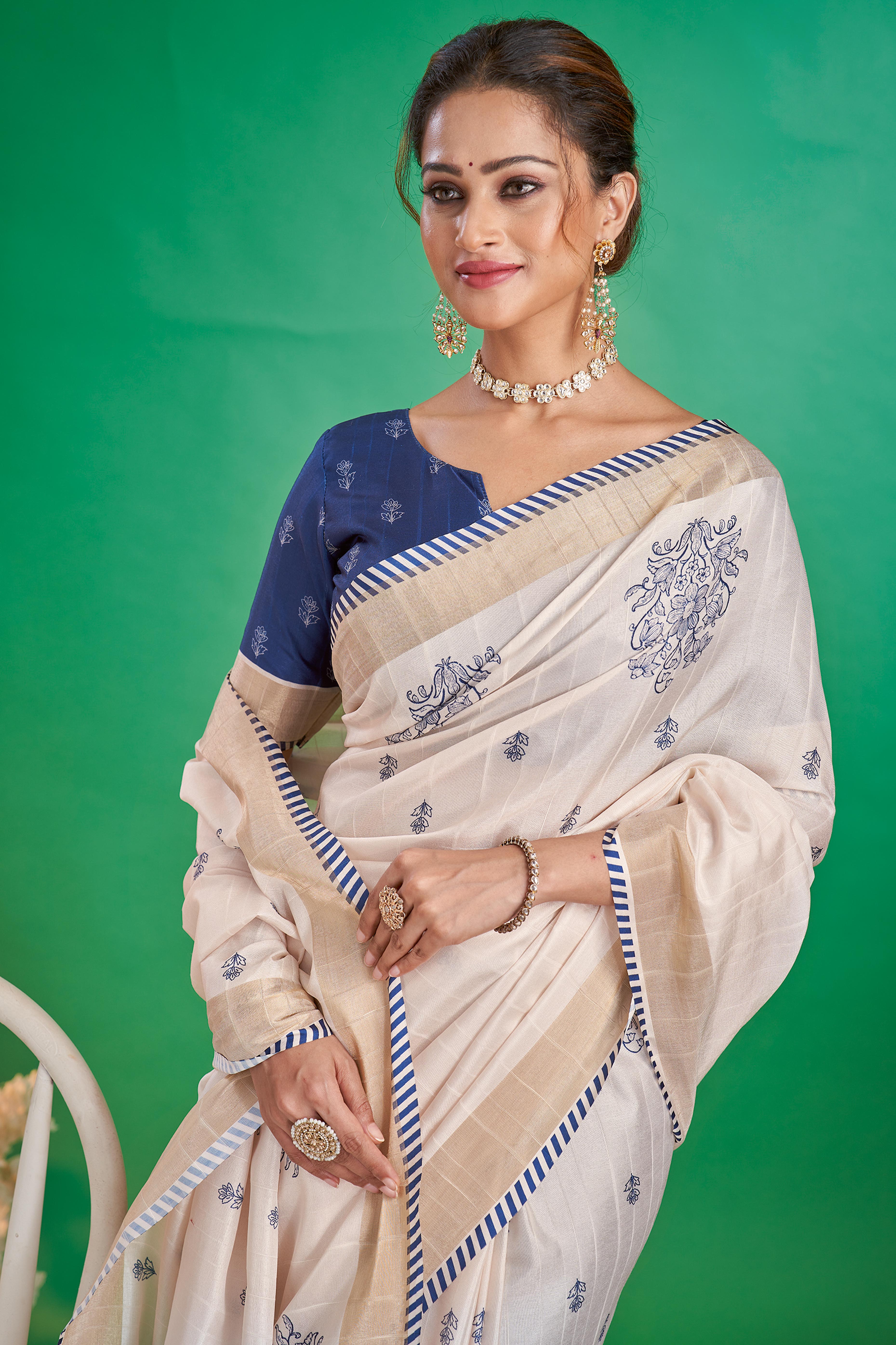 Charming Offwhite & Navy Blue Floral Printed Kotha Cotton Silk Saree Adorned With Tassel Pallu