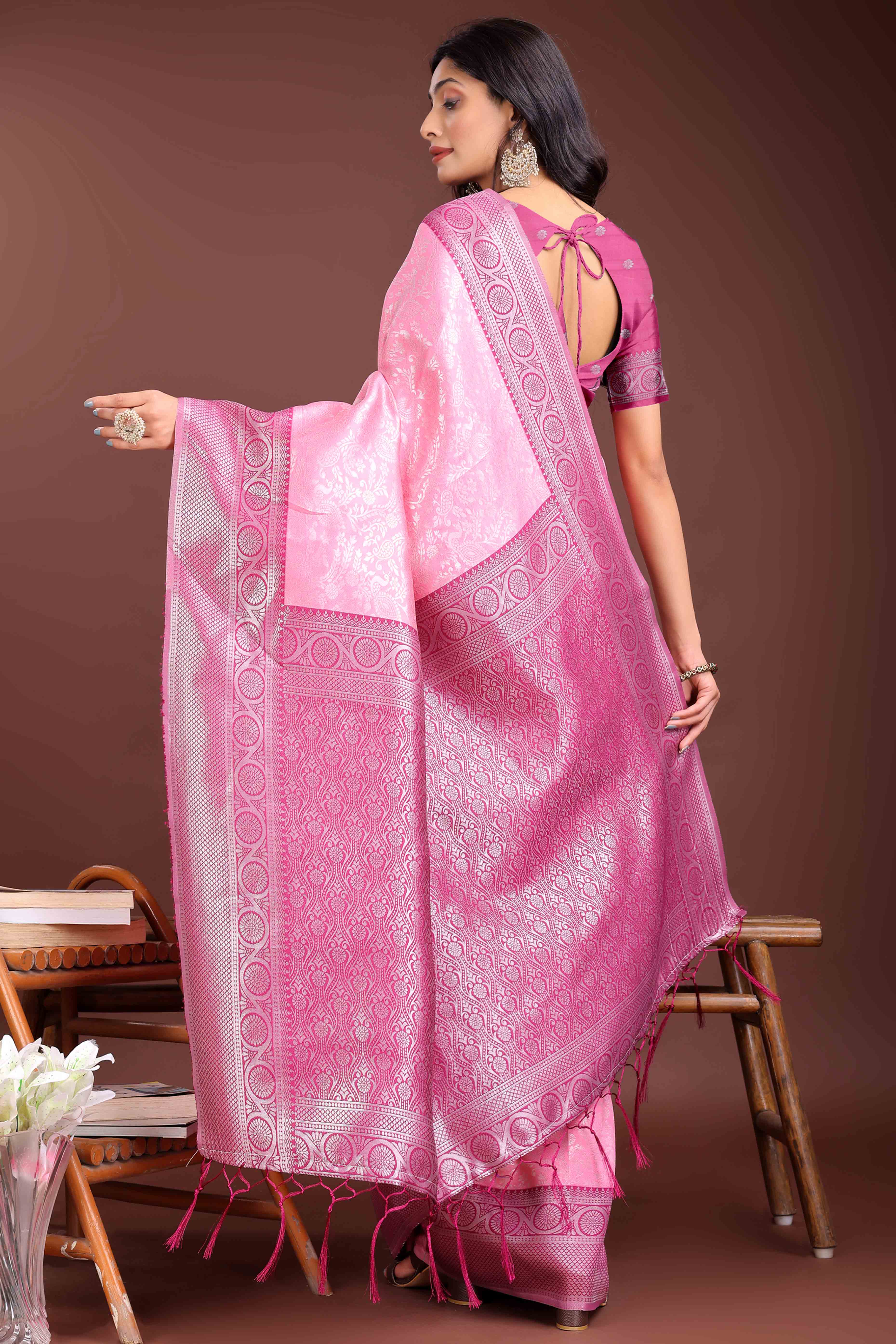 Light Pink Floral Zari Weaving Lichi Cotton Silk Saree With Tassel Border