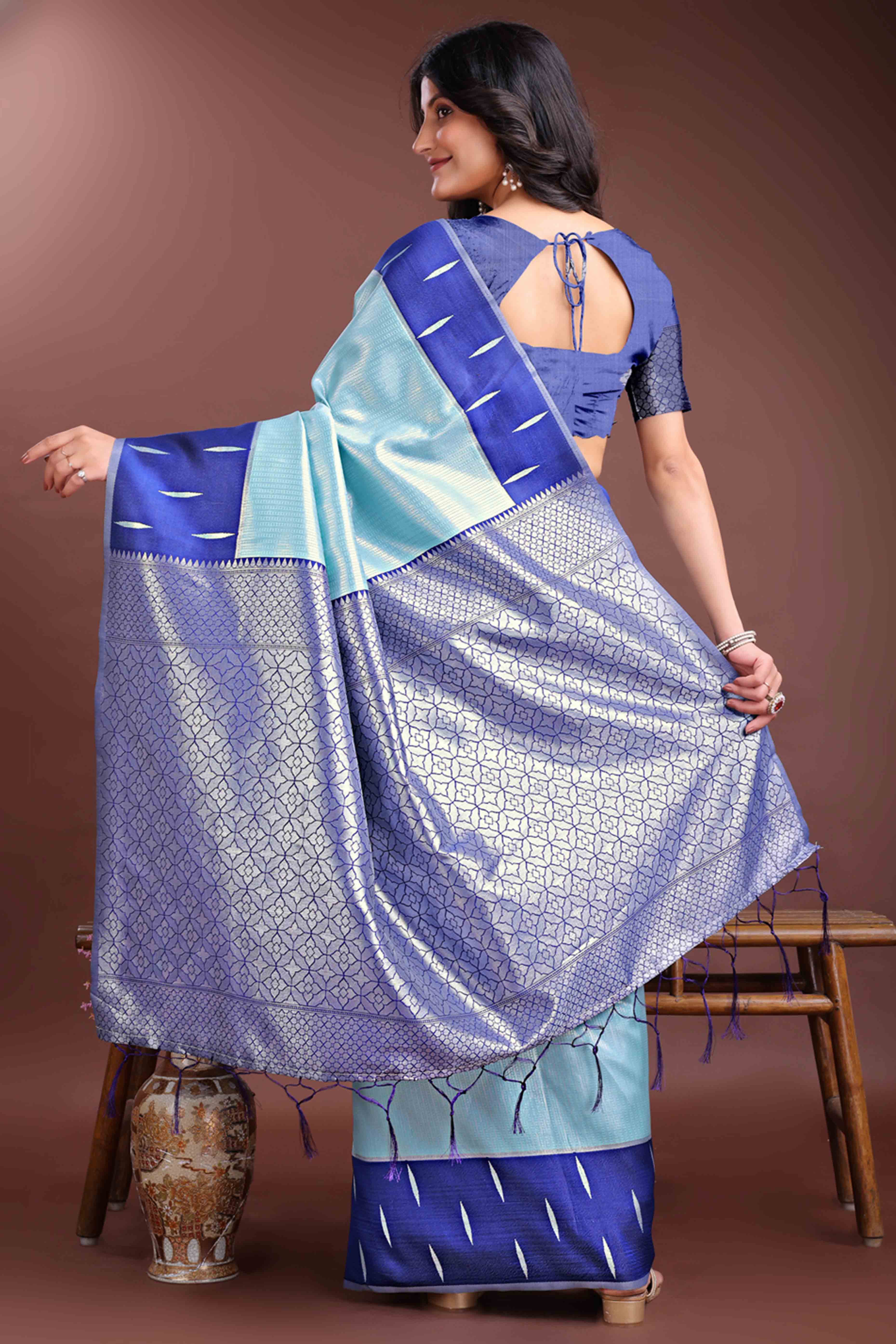 Tranquil Aqua Blue Zari Weaving Silk Blend Saree of Oceanic Serenity