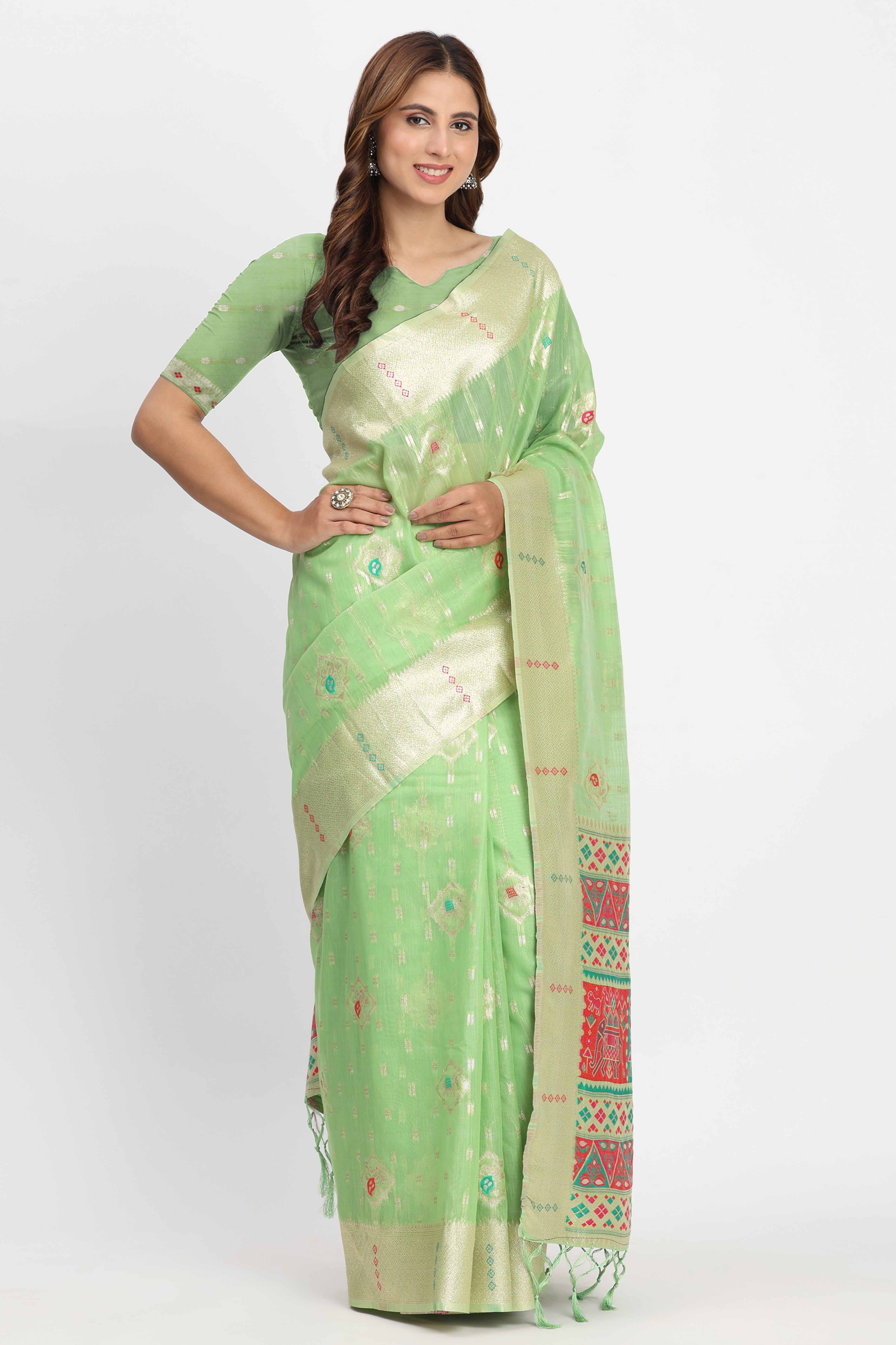Shimmering Green linen Cotton Saree Embellished With Rich Zari Weaving And Tassels Pallu