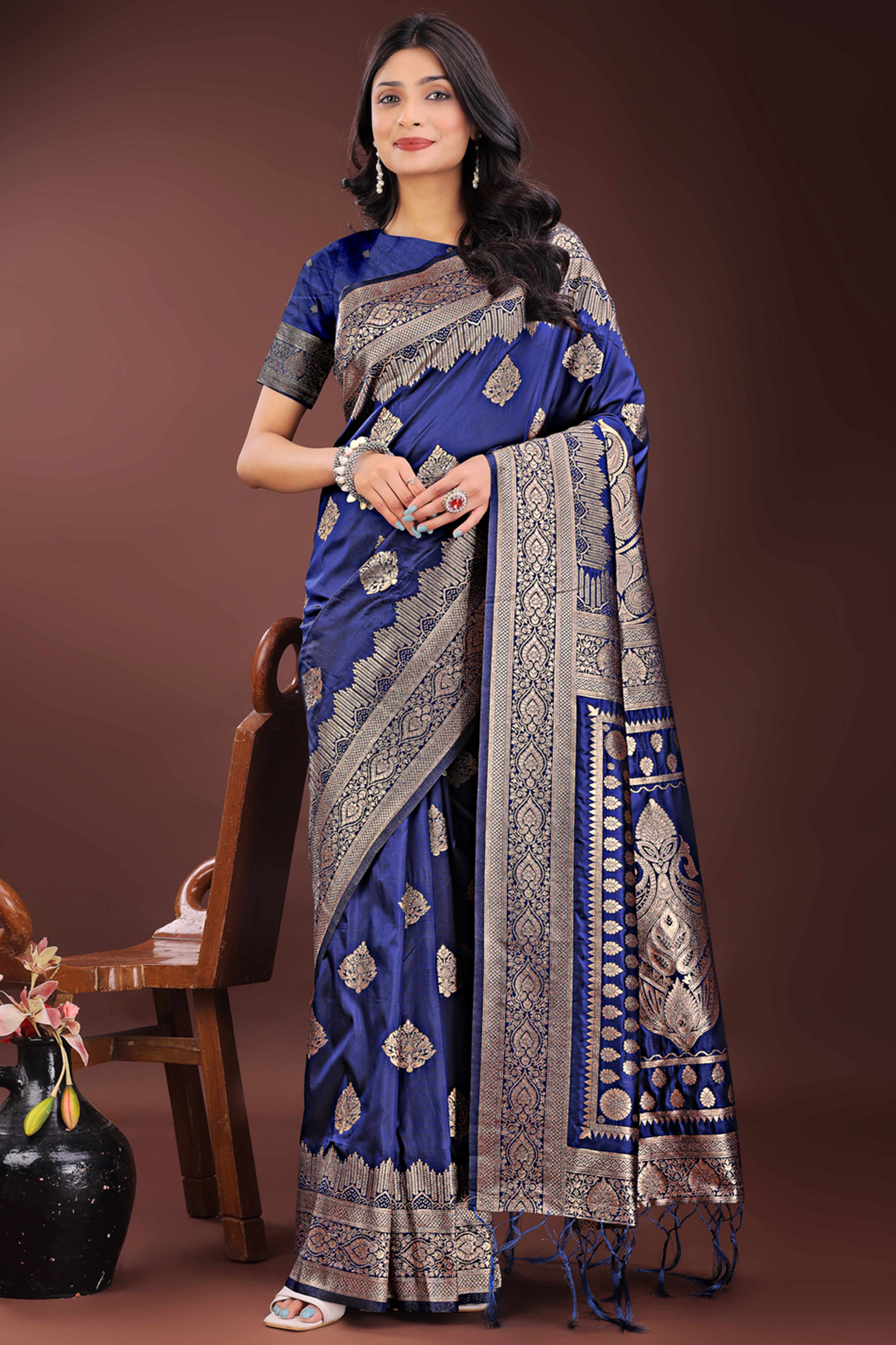 Elegant Navy Blue Floral Zari Woven Kanjivaram Silk Saree Crafted for Timeless Festive Glamour