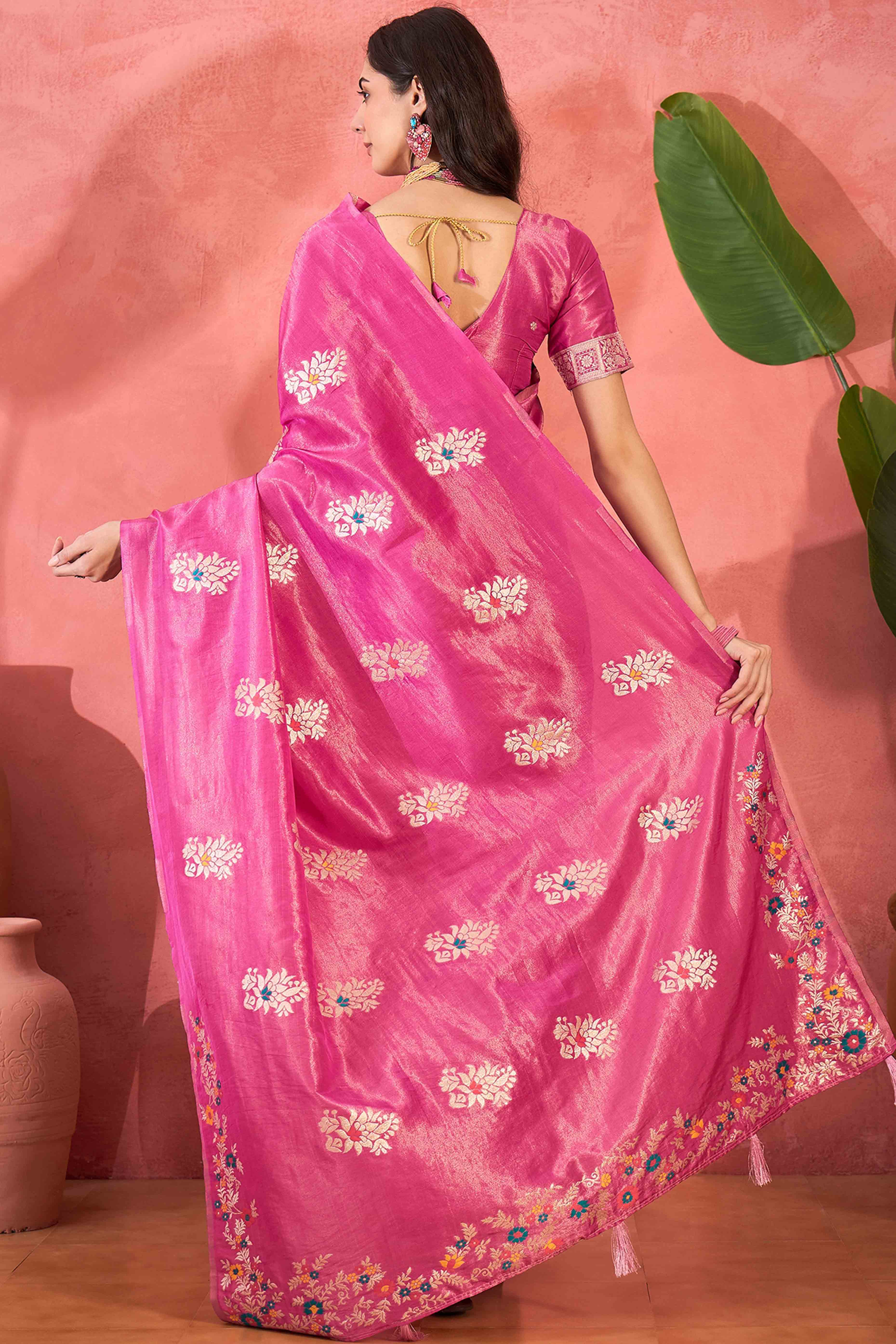 Pink Shimmer Saree Showcasing Floral Zari Weaving & A Tasselled Pallu