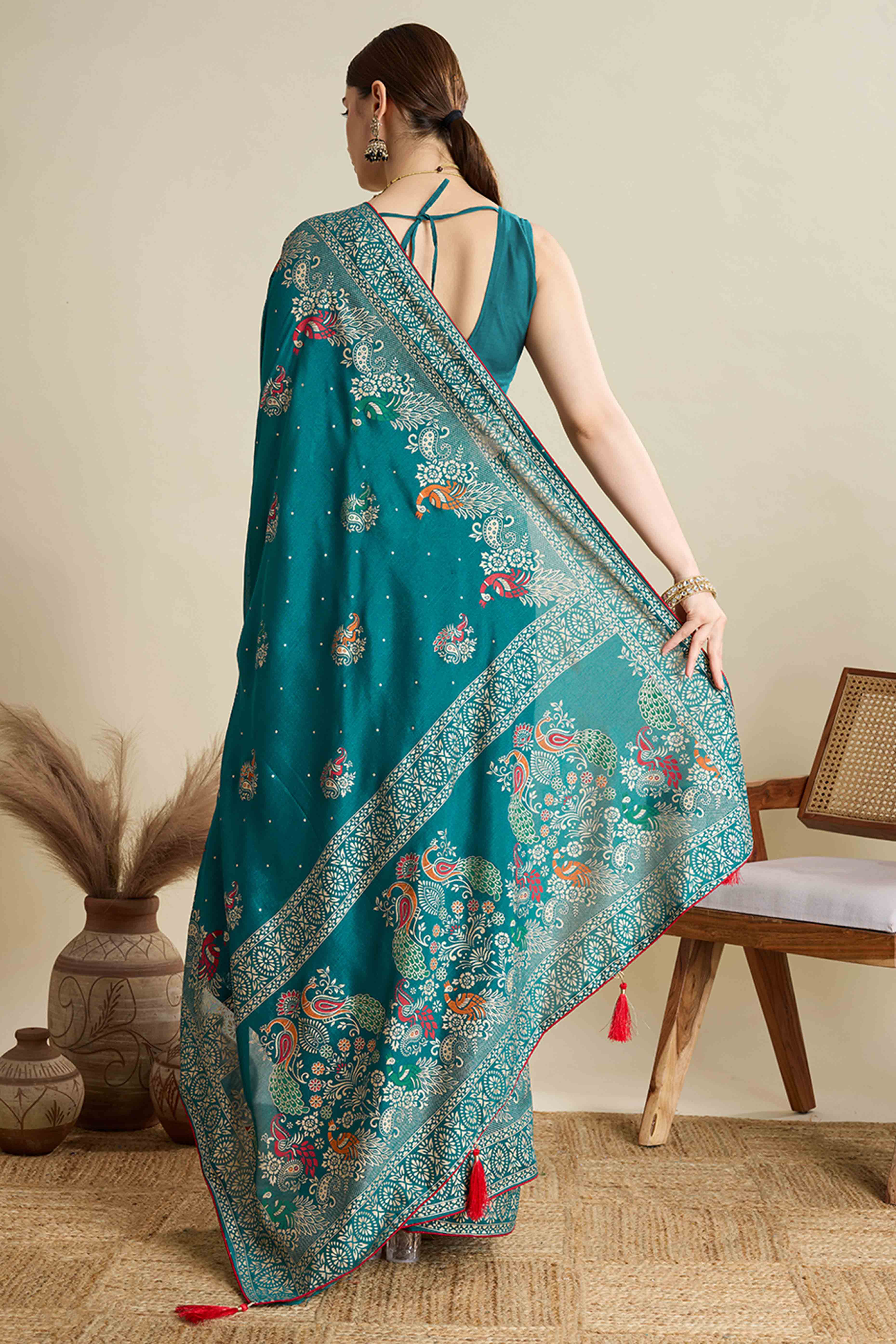 Rama Green Lightweight Cotton Silk Saree with Delicate Paisley Prints