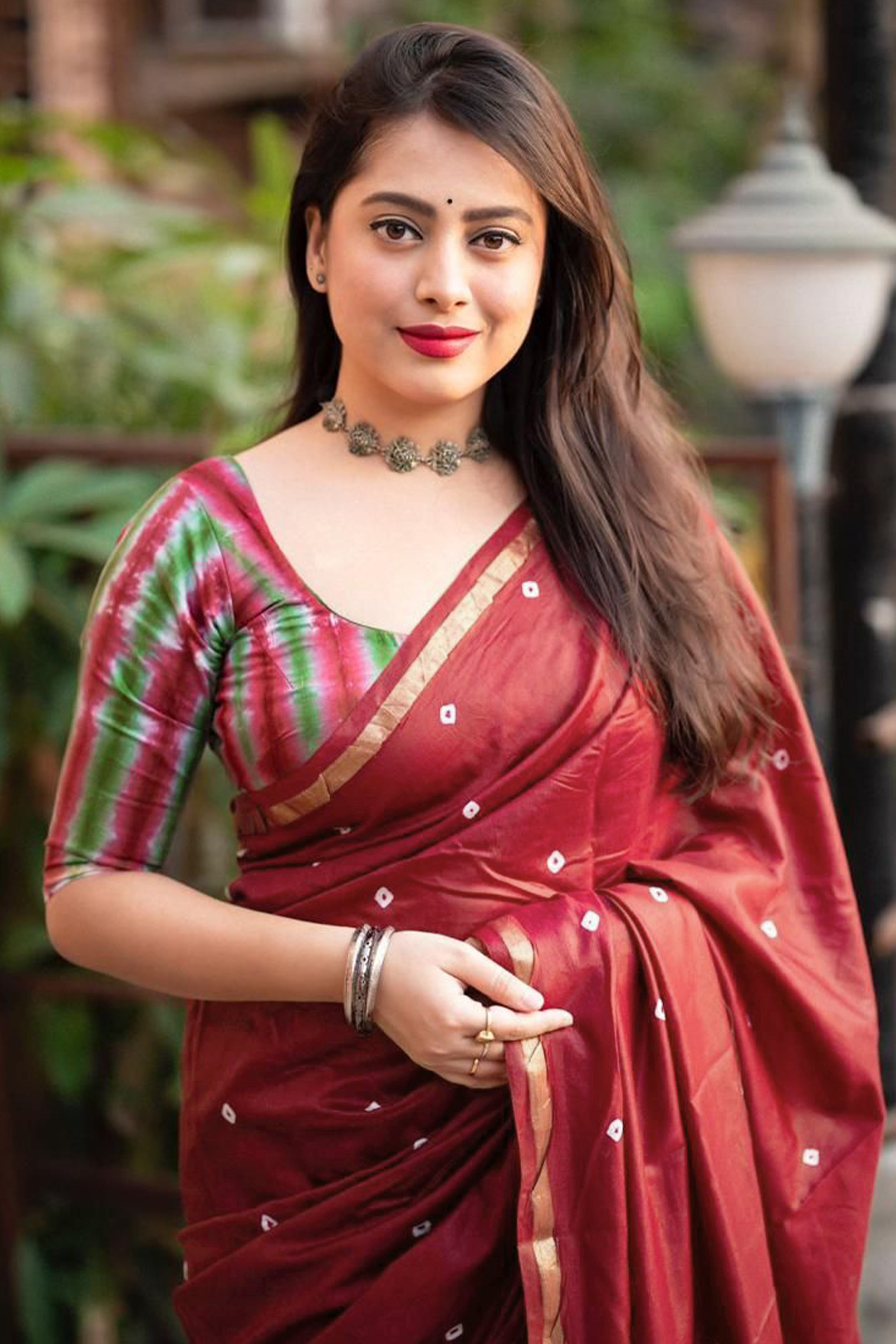Maroon Linen Cotton Saree Adorned with Vibrant Bandhani Prints and Breezy Texture
