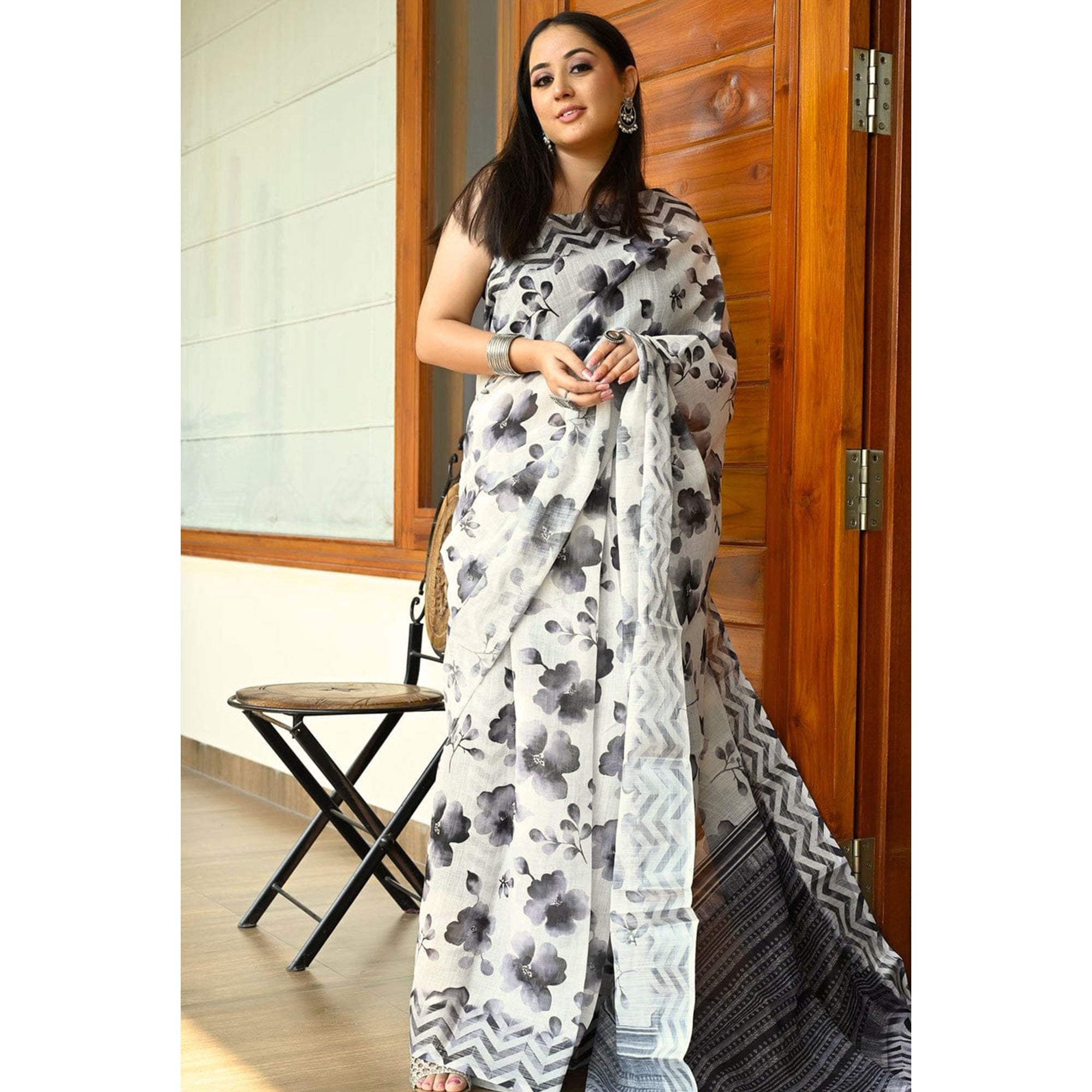 White & Grey Floral Printed Linen Saree